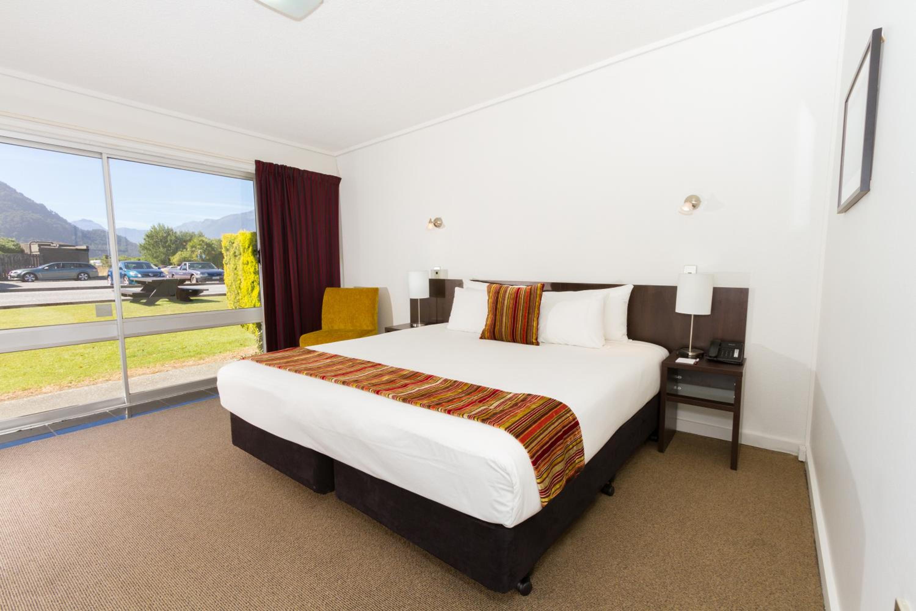 Standard King Room photo 1