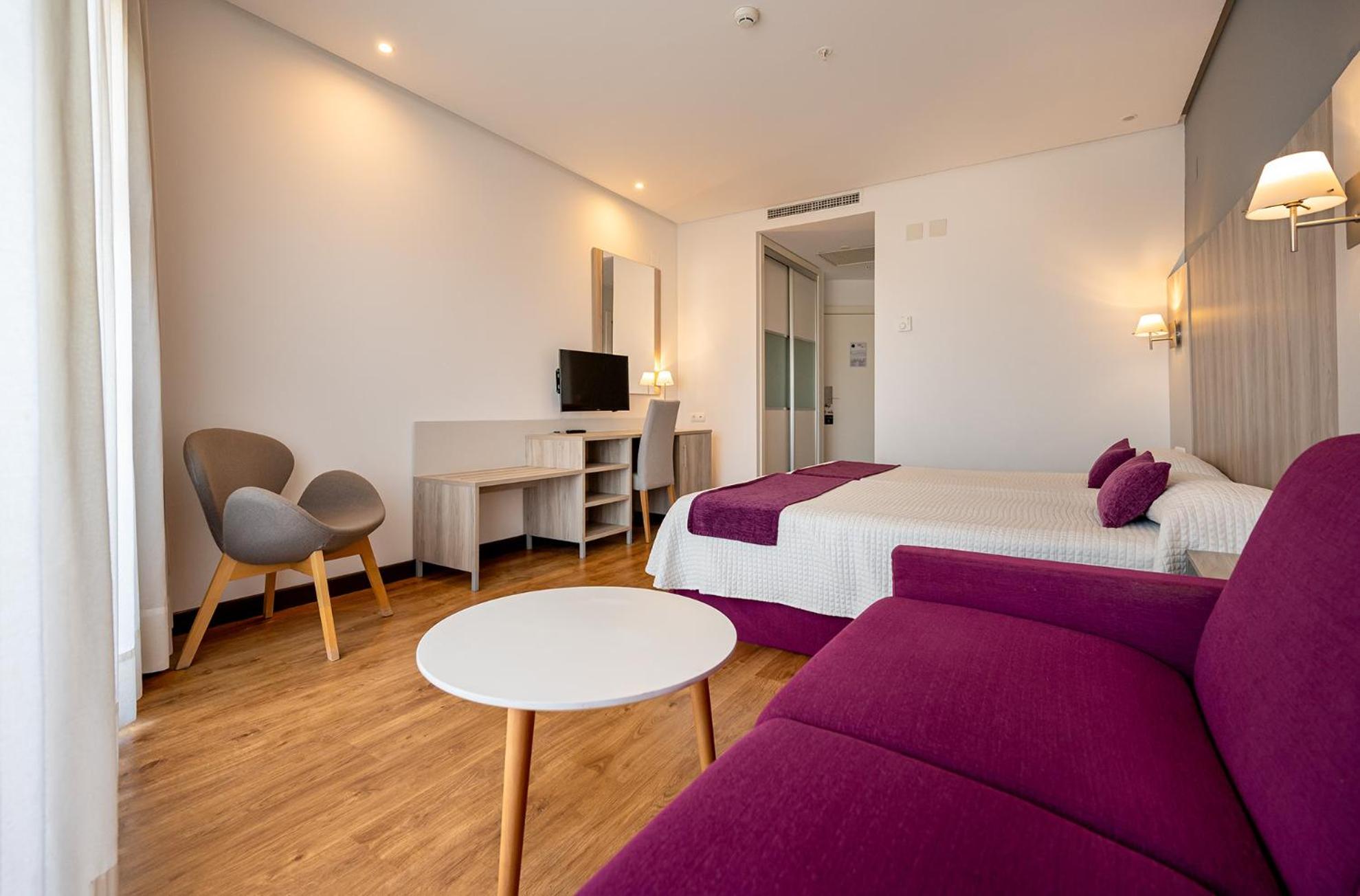 Habitación Doble con Vista a la Piscina