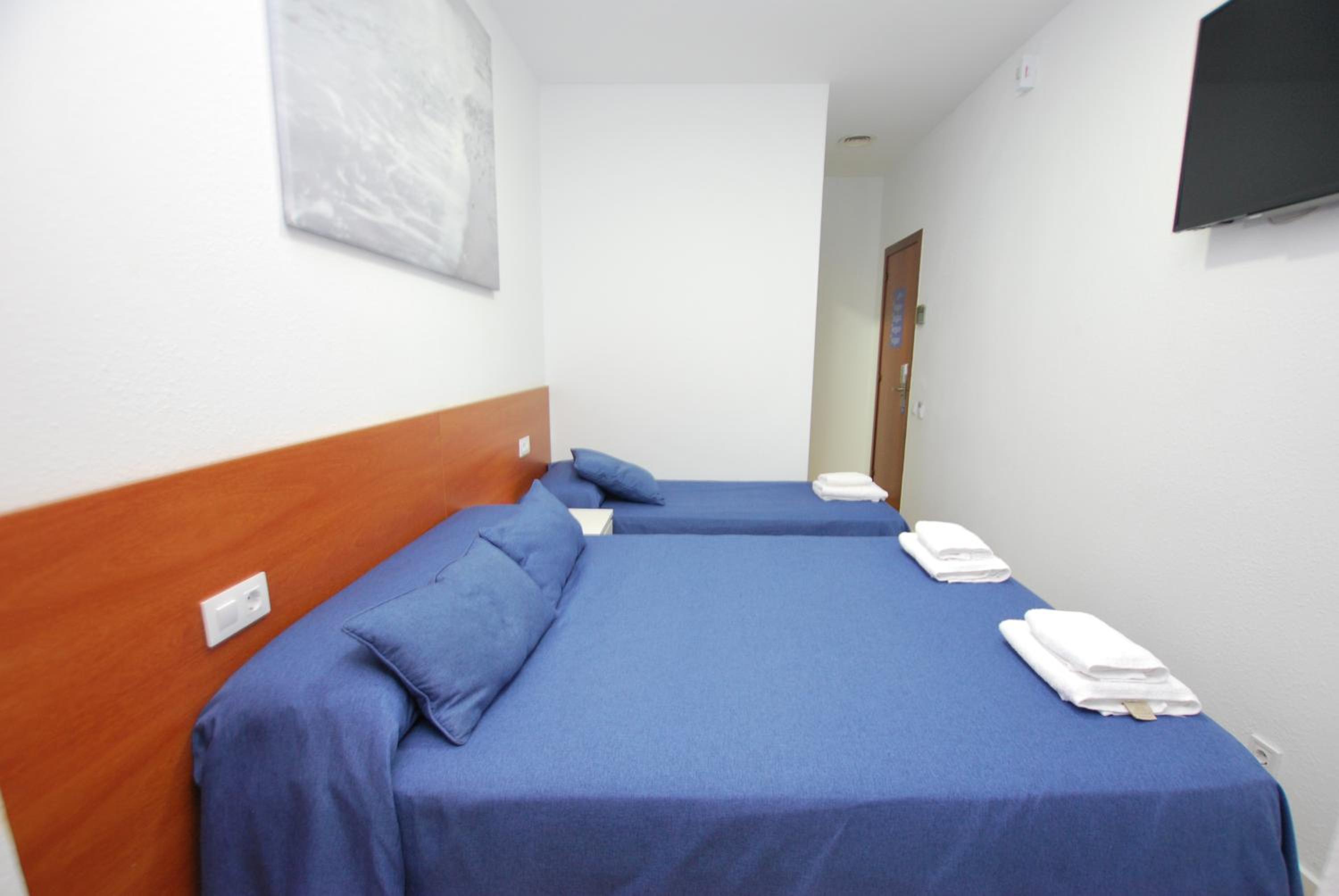 Quadruple Room - Photo 4