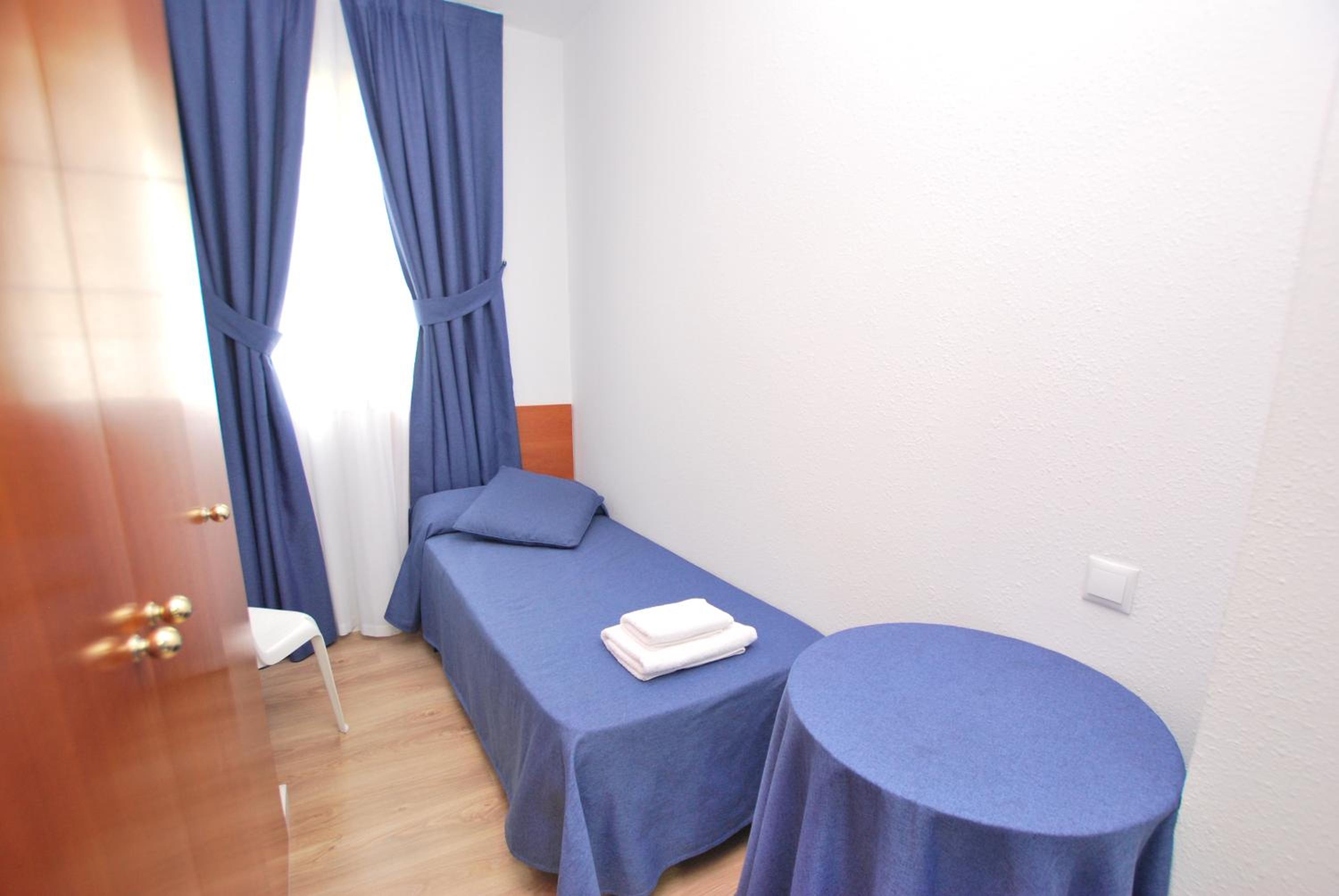 Quadruple Room - Photo 5