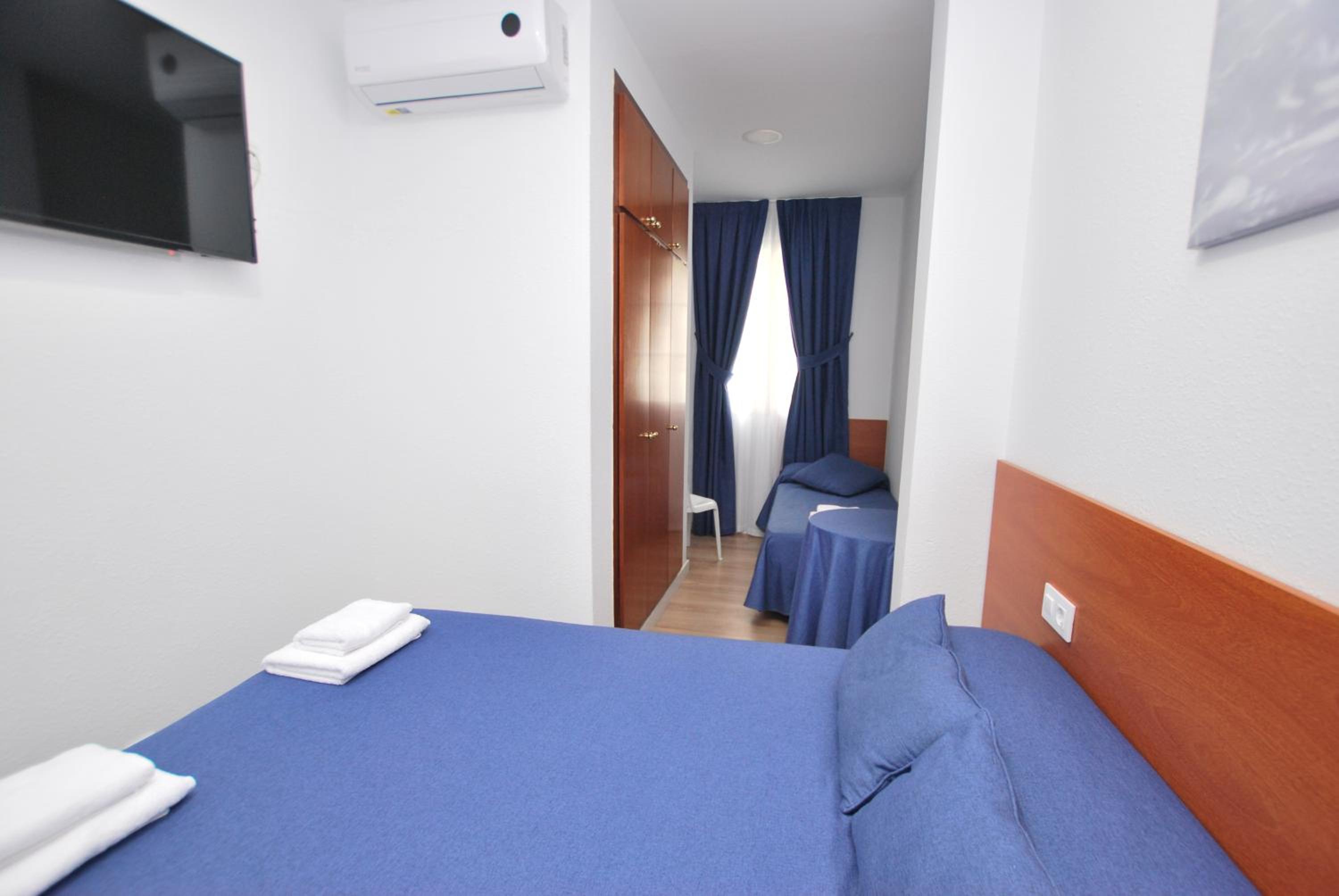 Quadruple Room - Photo 6