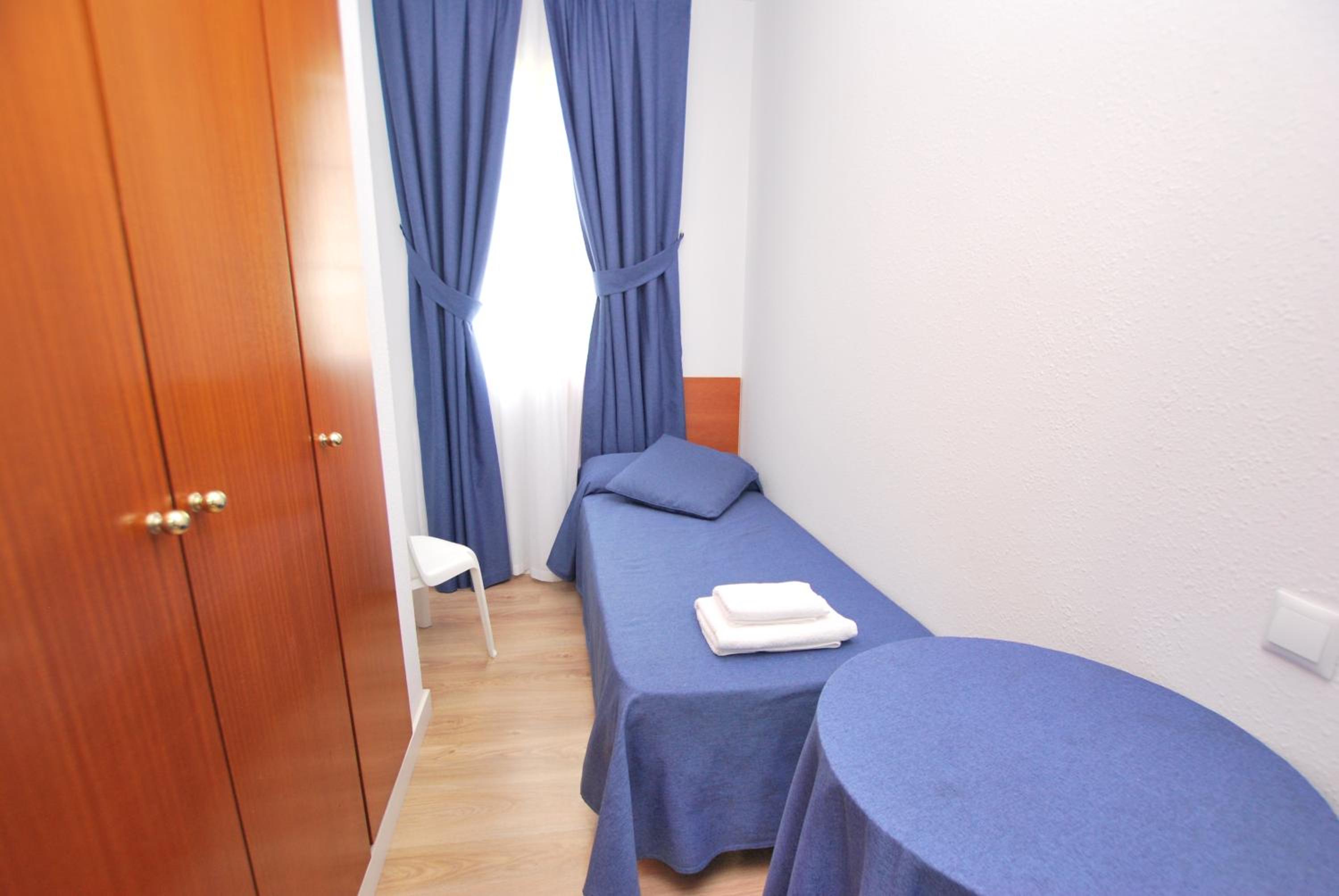 Quadruple Room - Photo 2