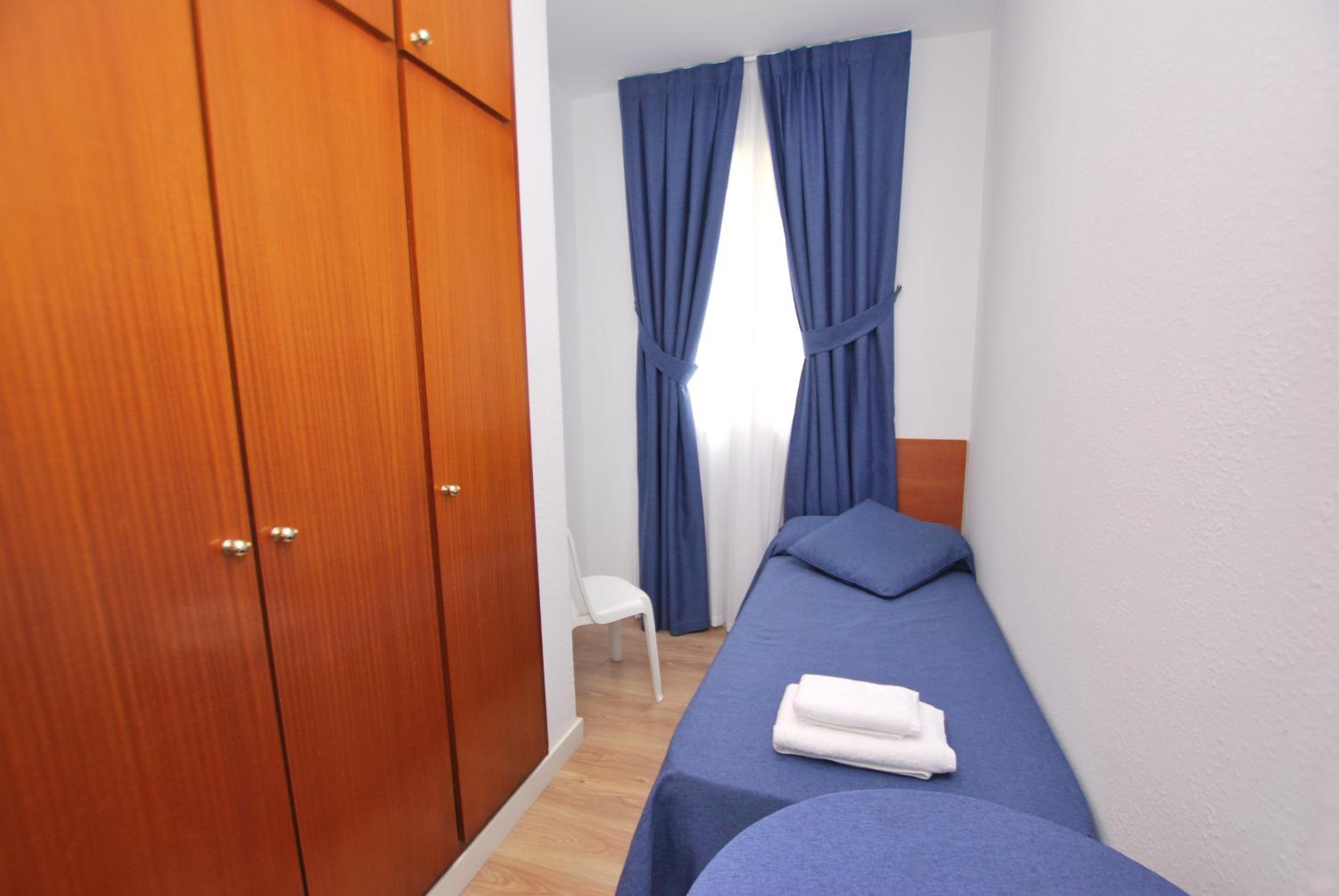 Quadruple Room - Photo 8