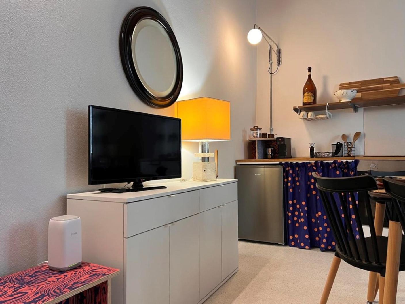 One-Bedroom Apartment photo 1