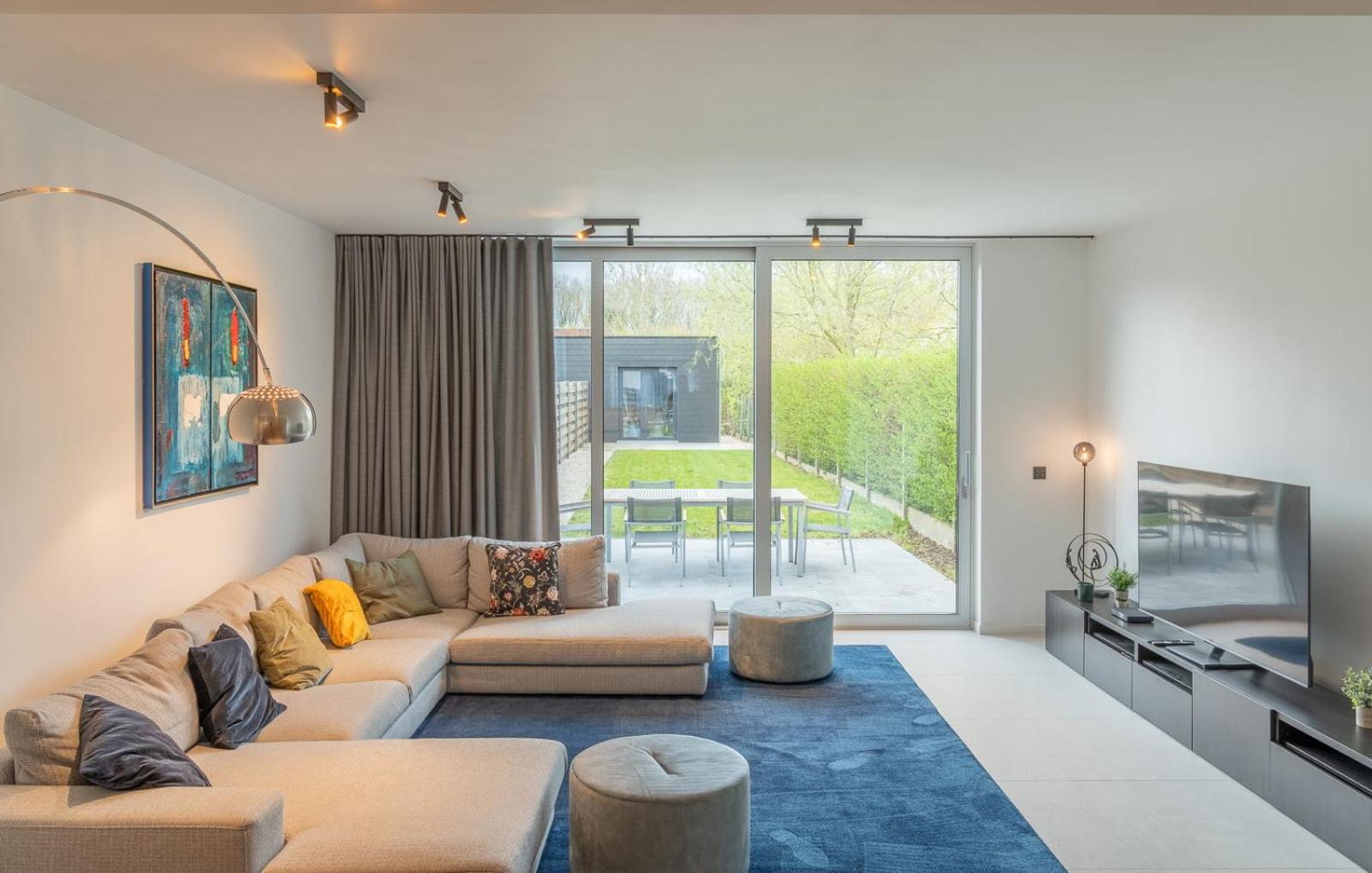Villa photo 1