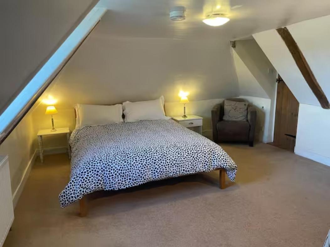 One-Bedroom Apartment with Garden