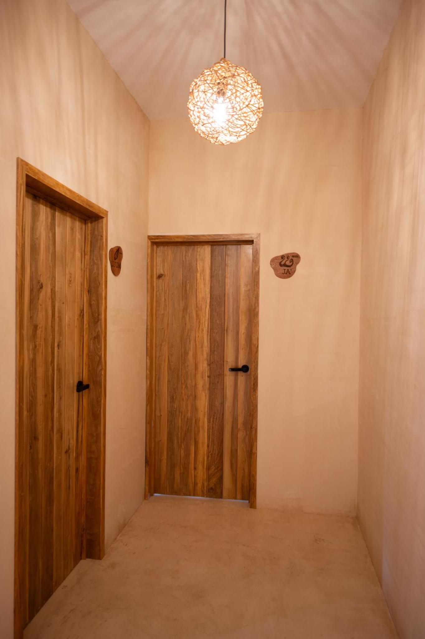 Studio with Balcony - Photo 5