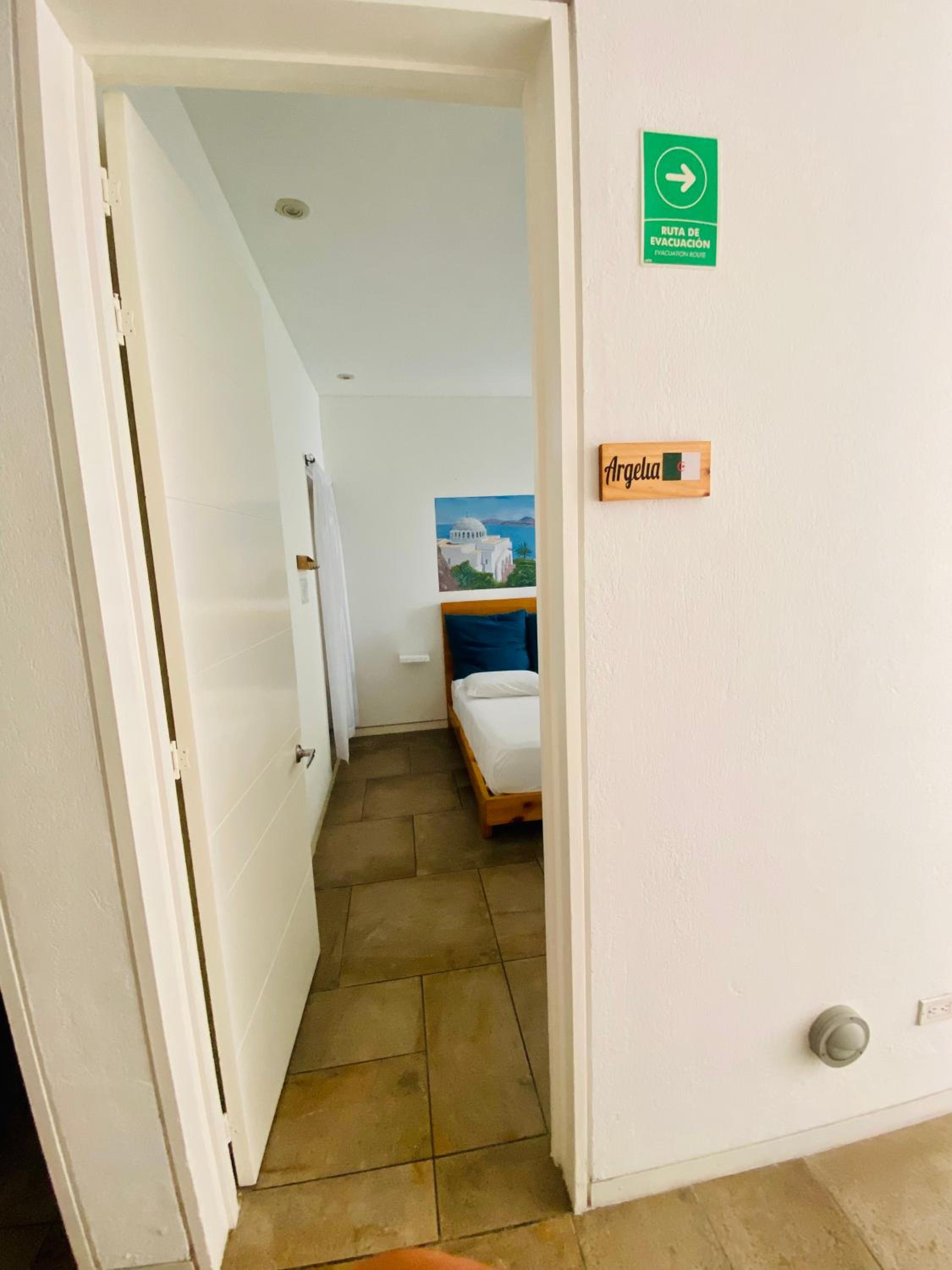 Standard Double Room with Shared Bathroom photo 3