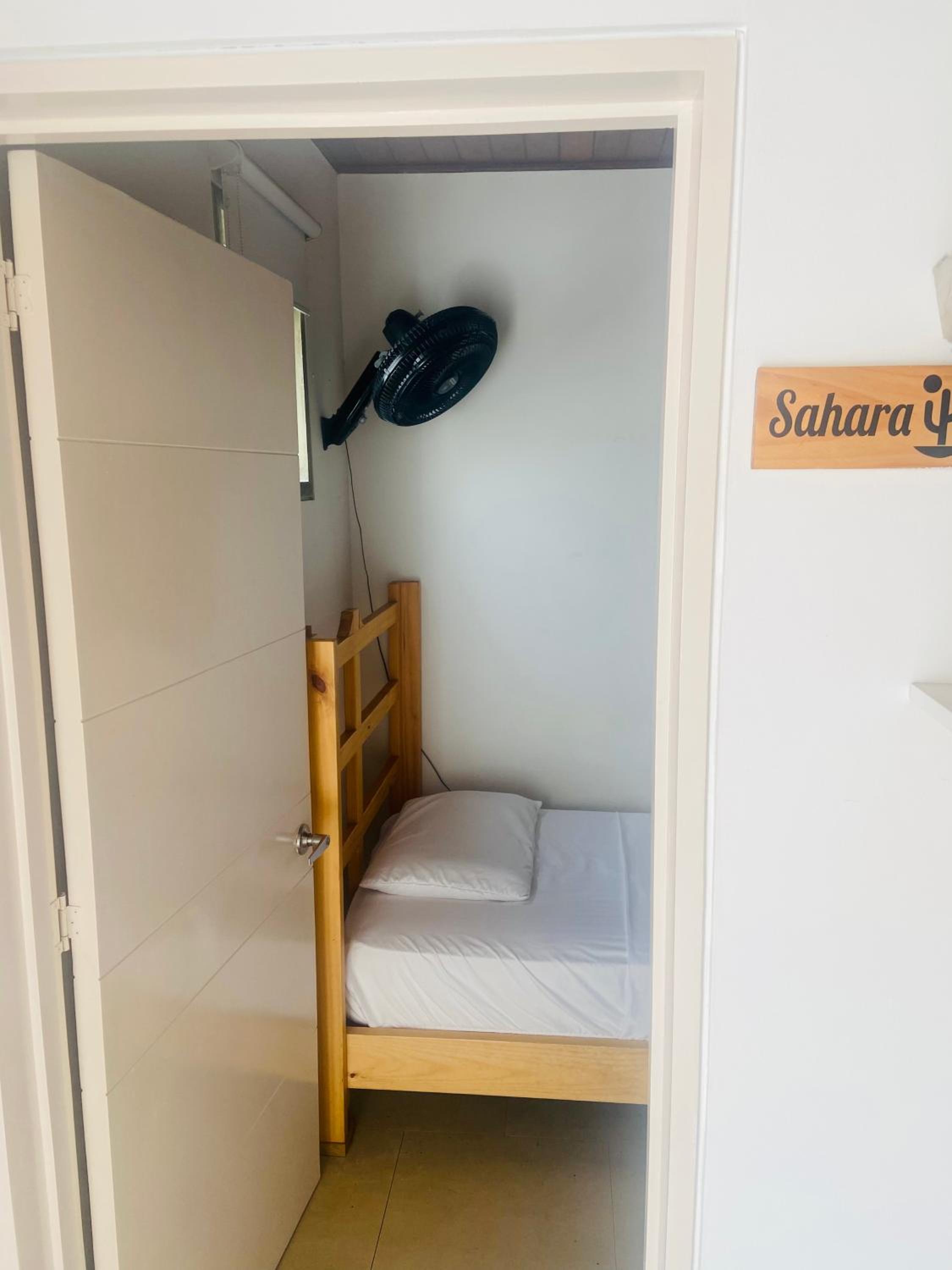 Single Room with Private Bathroom photo 1