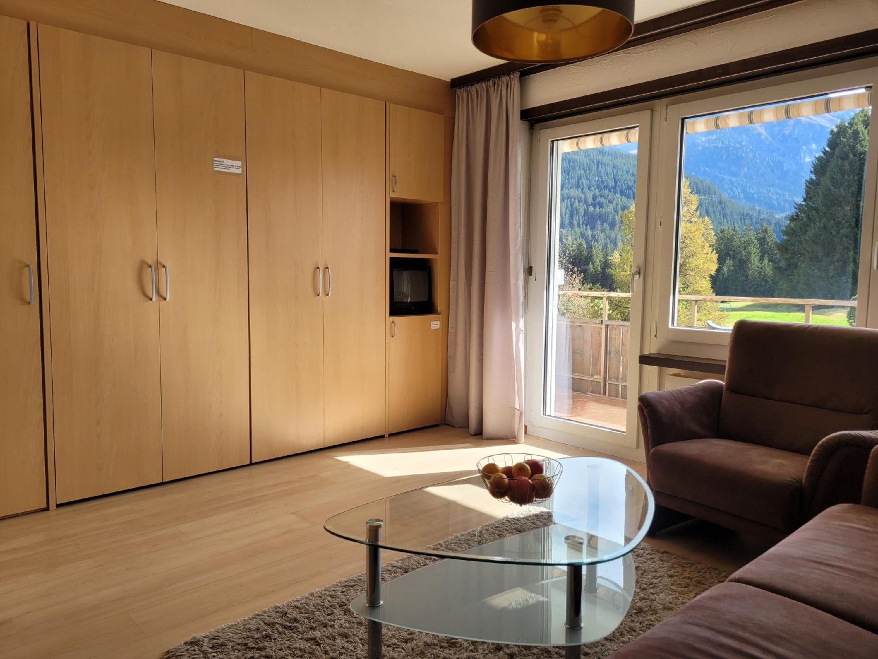 Apartment with Mountain View photo 2