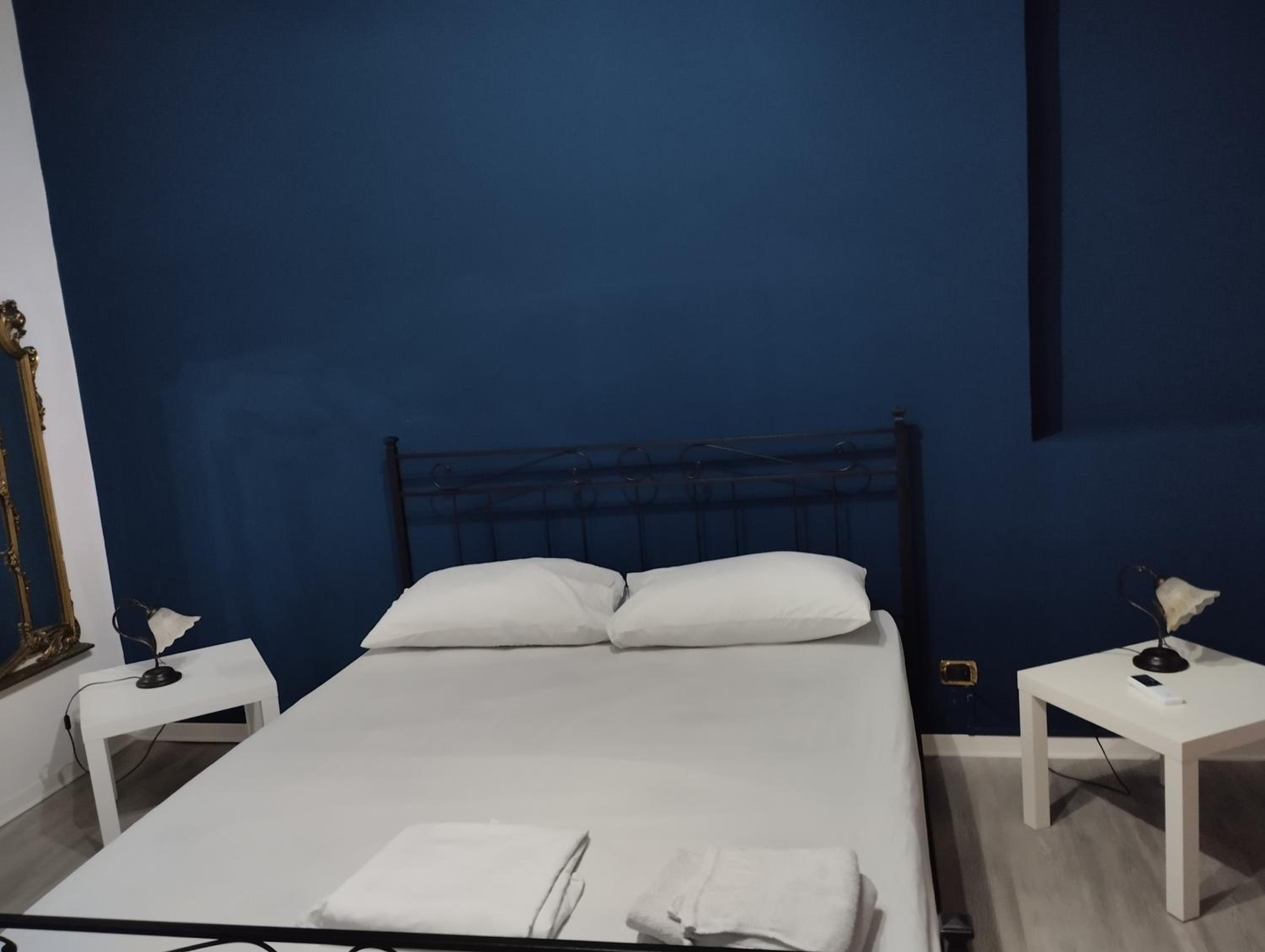 Double Room - Photo 5