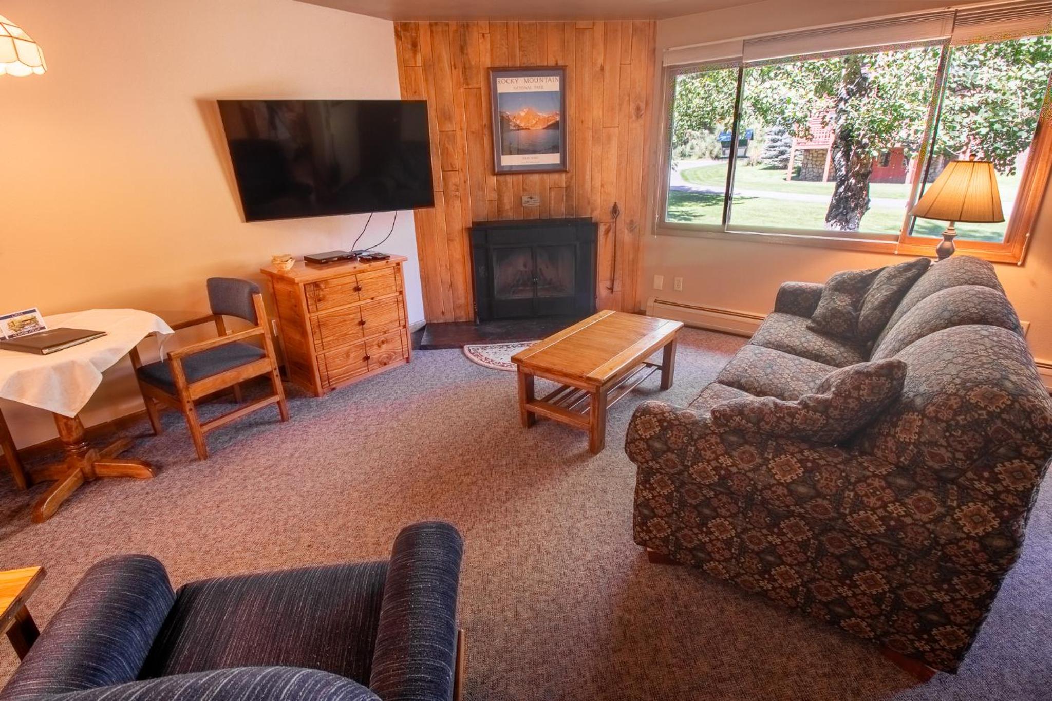 Deluxe King Suite