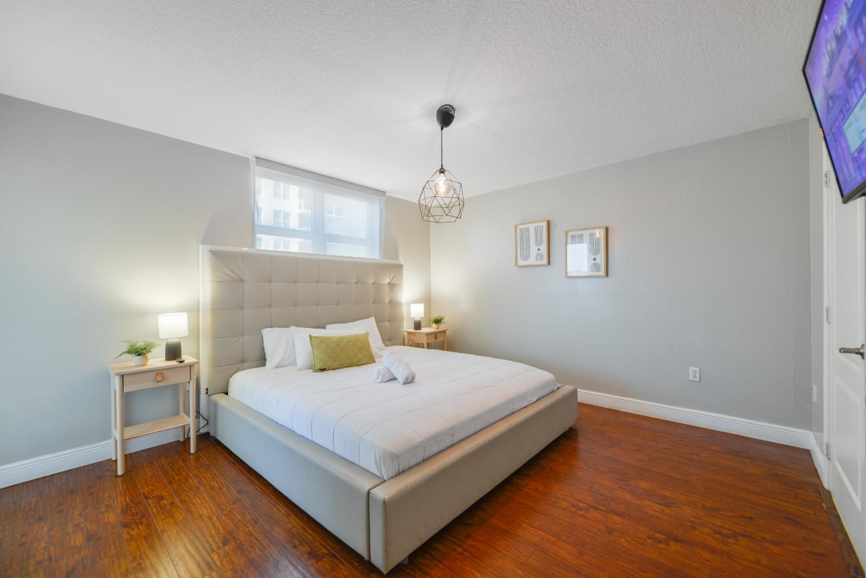 Three-Bedroom Apartment photo 1