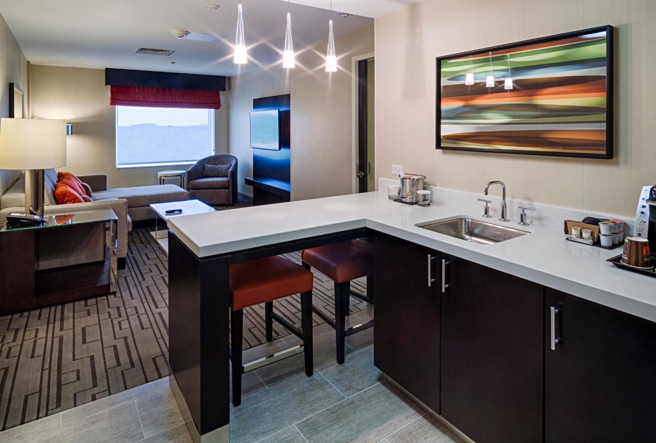 King Suite with Sofa Bed photo 3