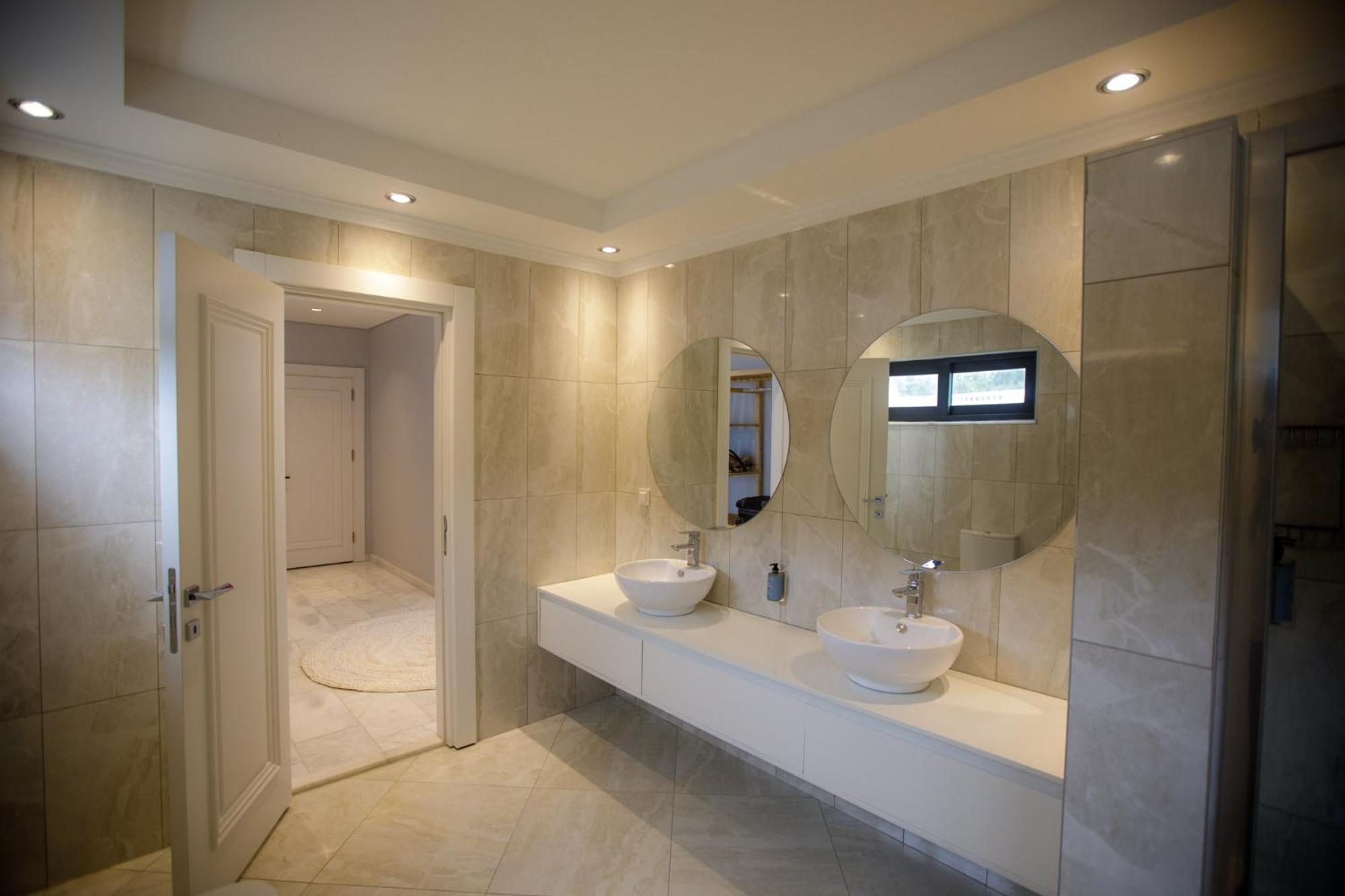 Deluxe Suite with Sea View photo 3