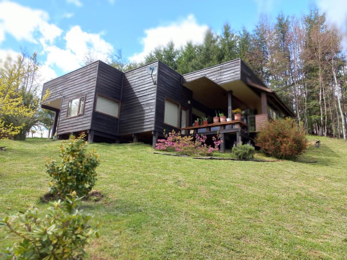 Three-Bedroom House photo 1