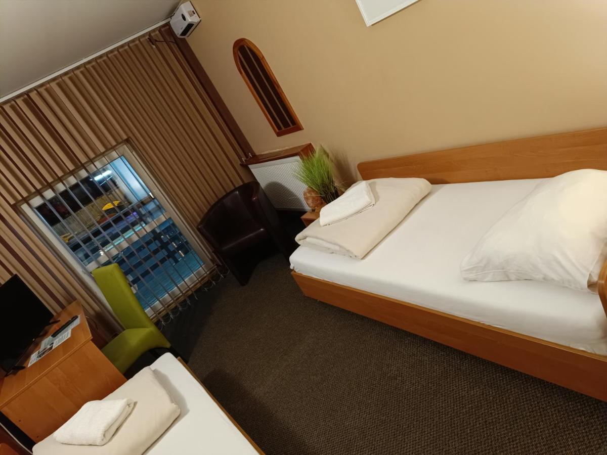 Double Room - Photo 4