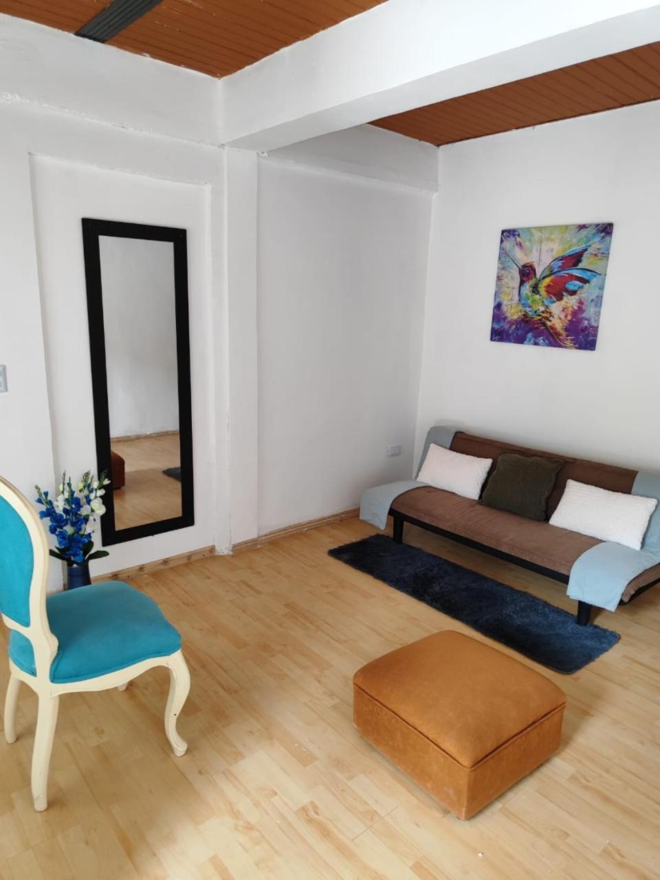 One-Bedroom Apartment photo 1