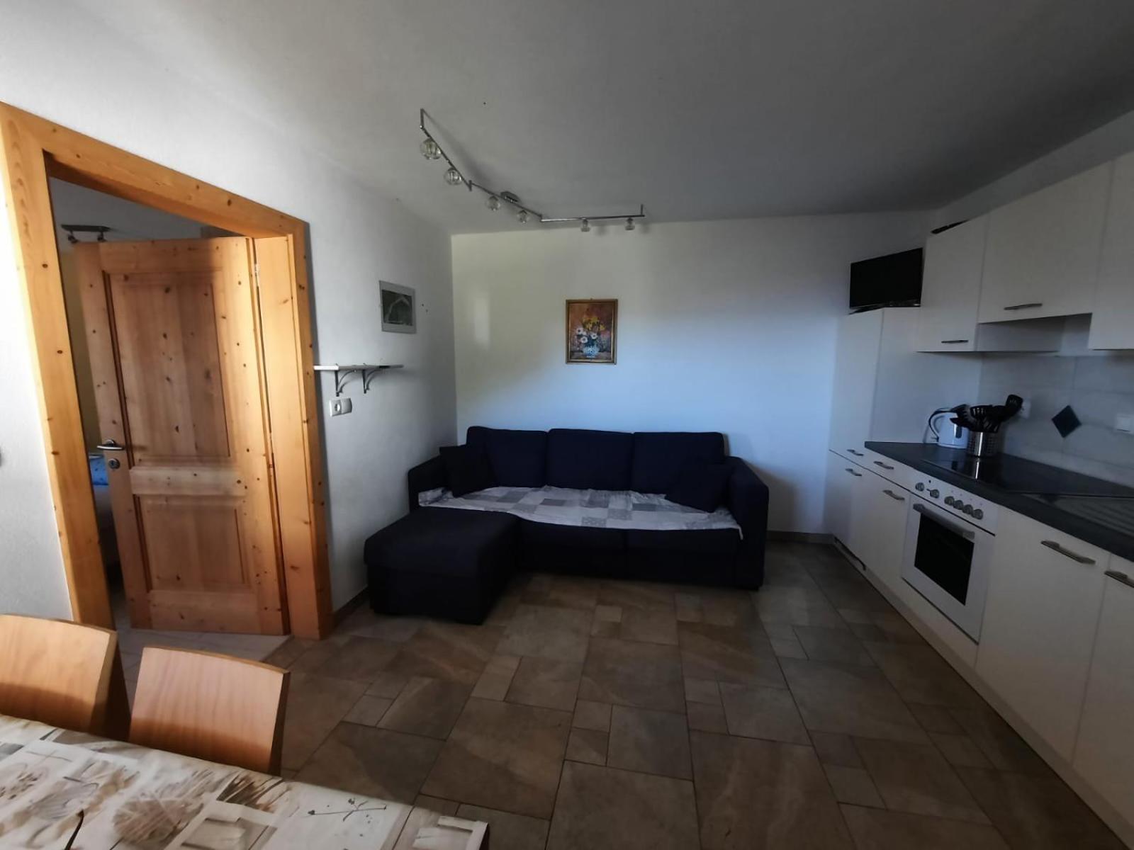 One-Bedroom Apartment photo 1