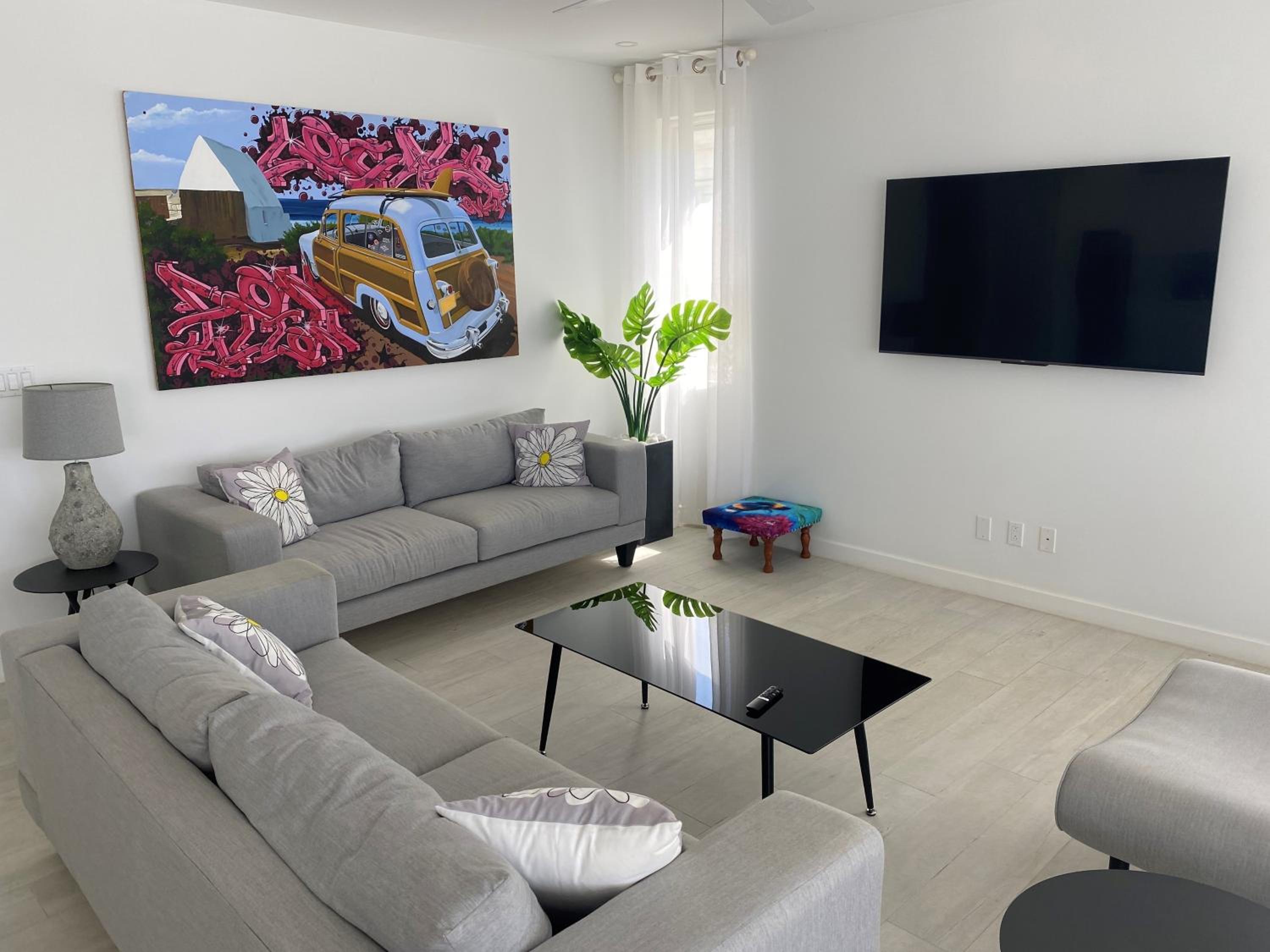 Three-Bedroom House photo 2