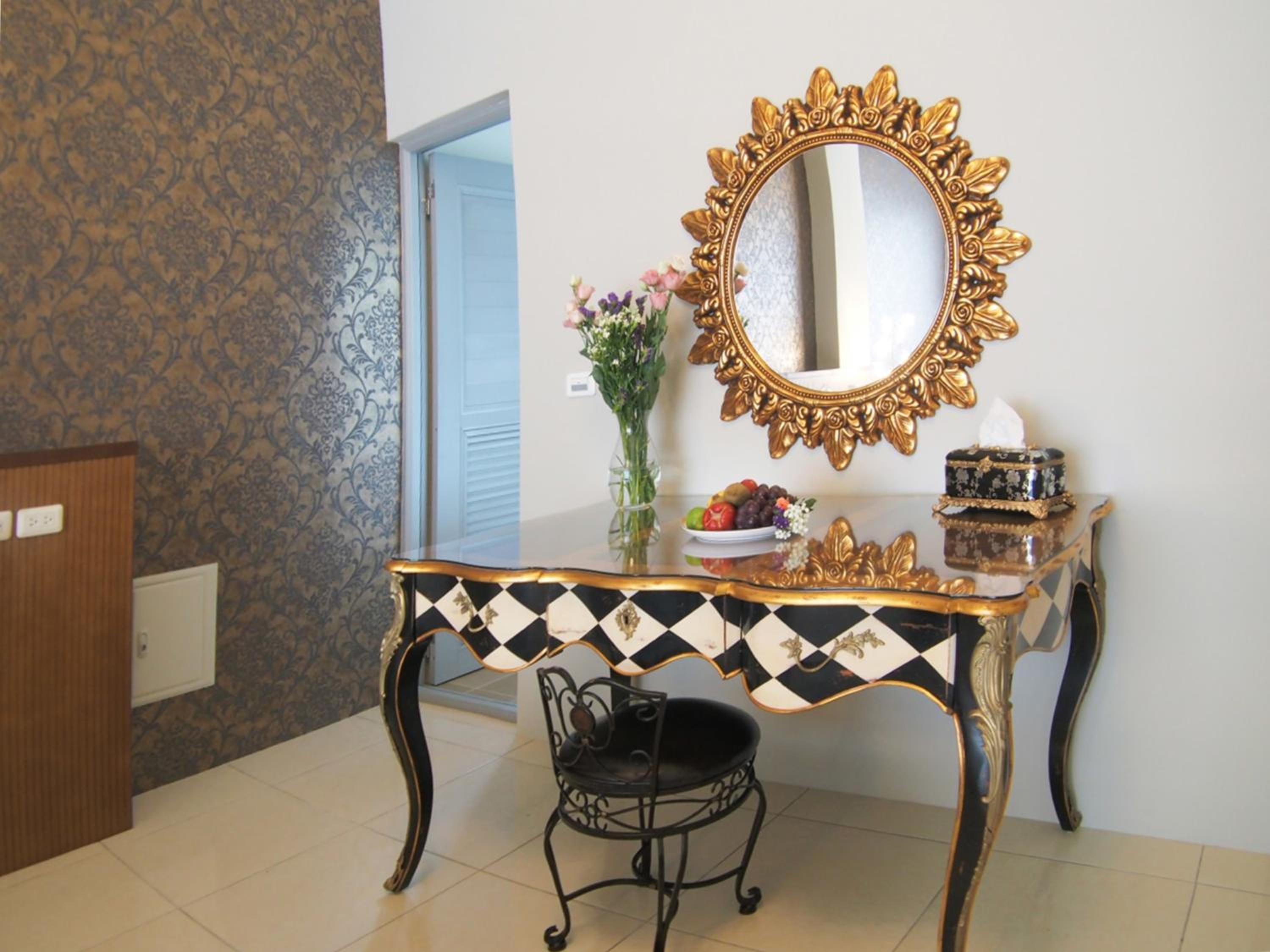 Queen Room With Two Queen Beds photo 2