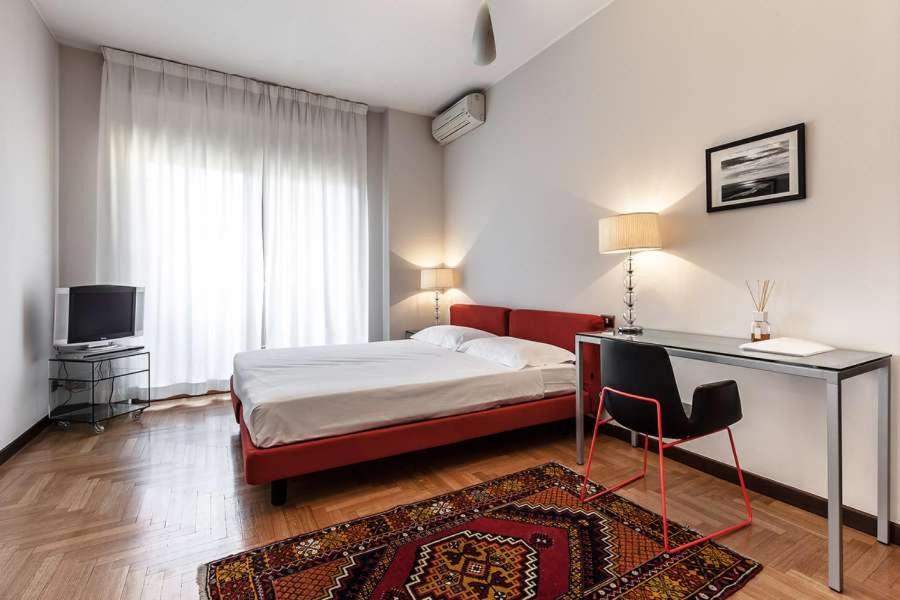One-Bedroom Apartment with Balcony