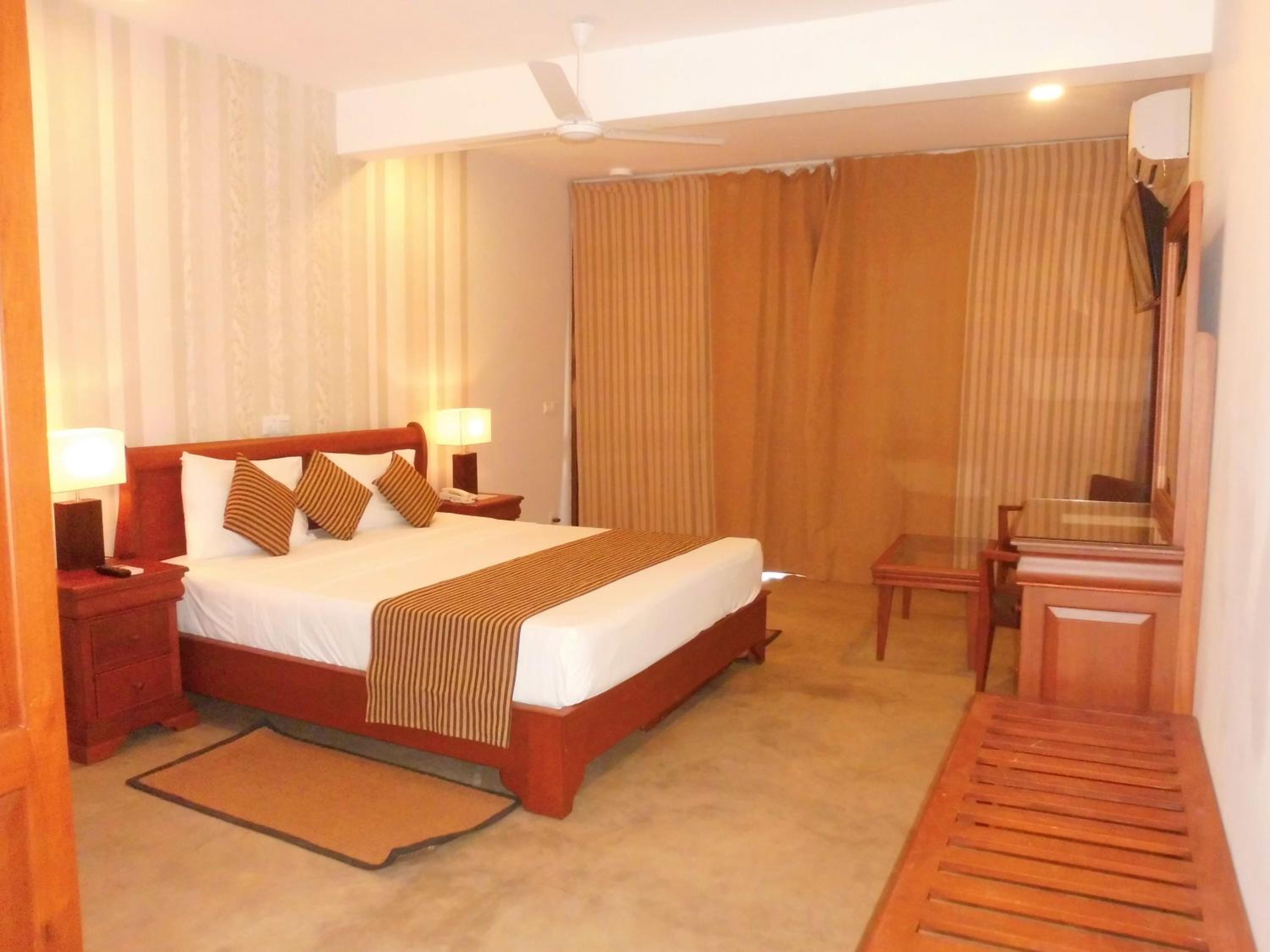 Queen Room with Sea View