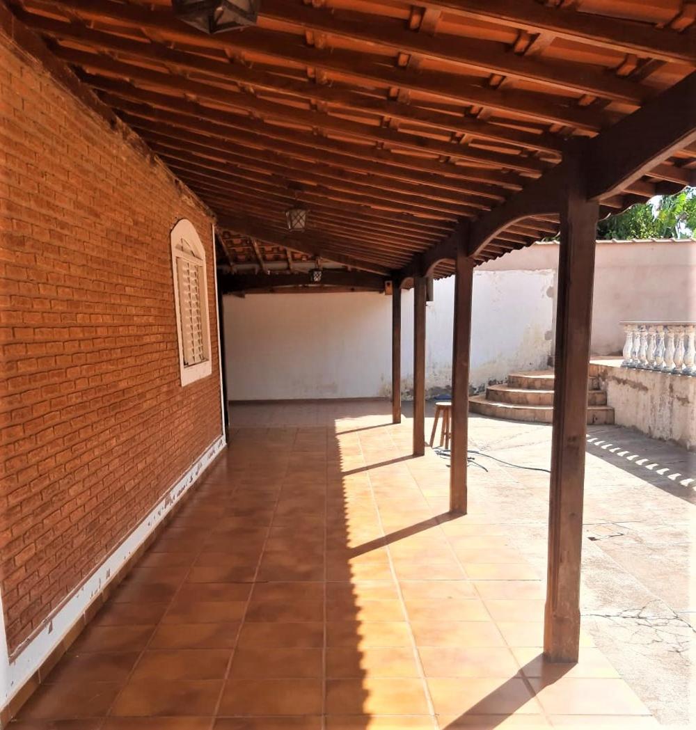 Three-Bedroom House photo 3