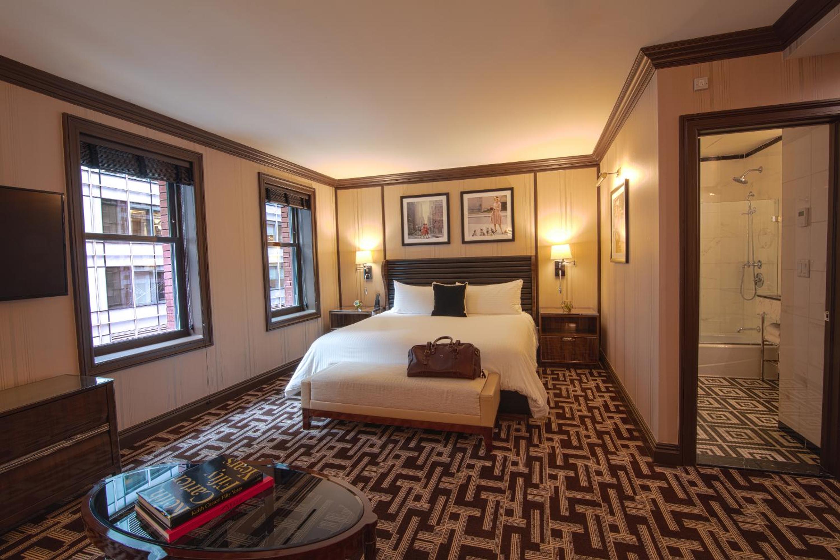 Junior Suite 1 King Bed City View