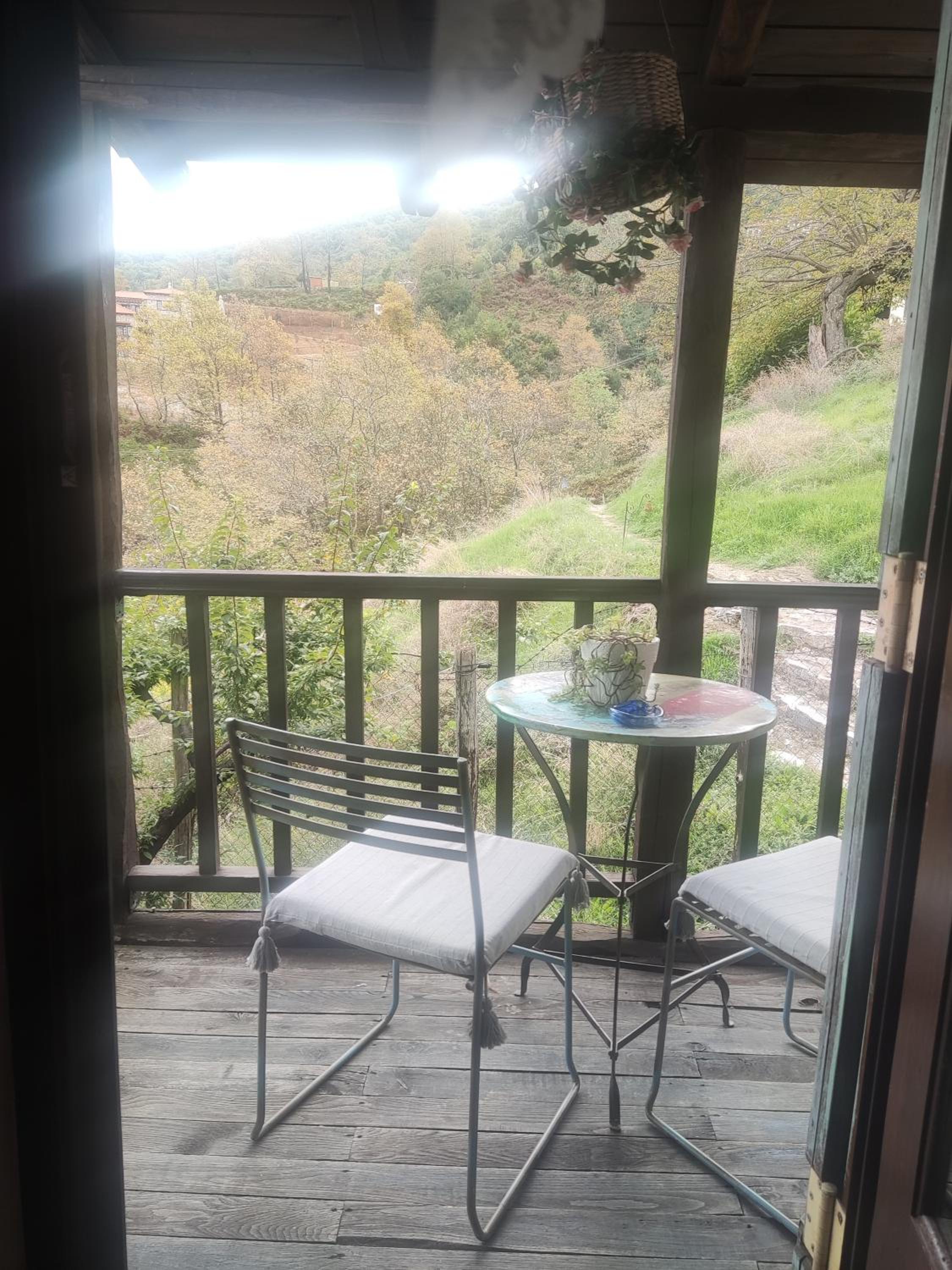 Double Room with Balcony and Sea View - Photo 4