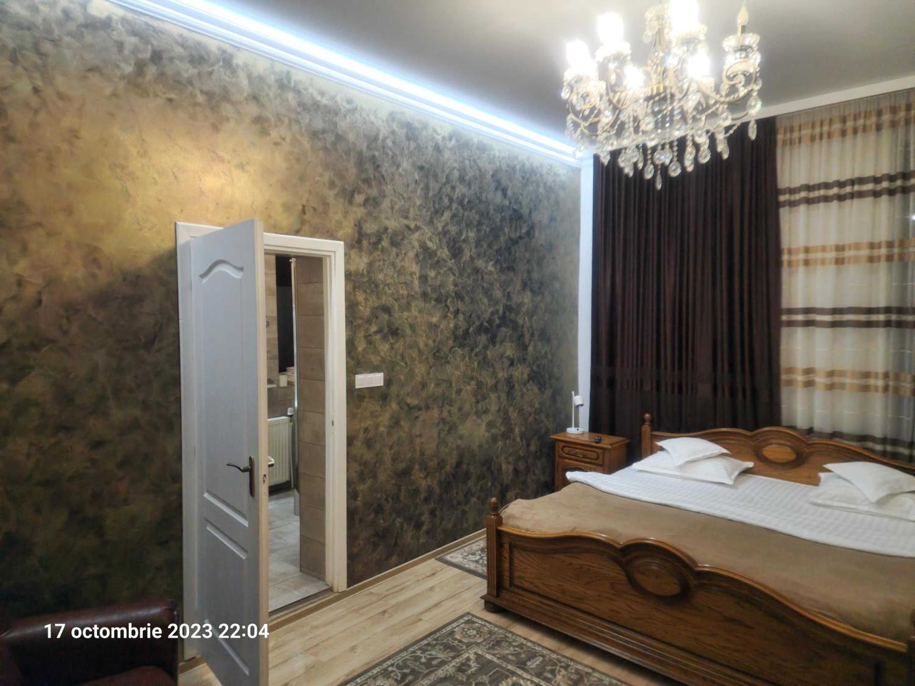 Deluxe Queen Room - Photo 6