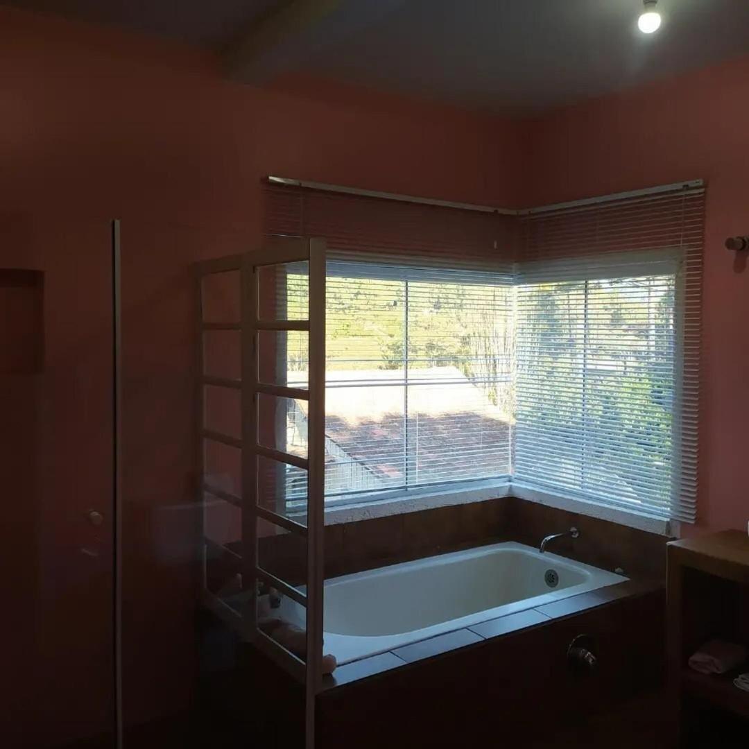 Single Room with Shared Bathroom photo 2