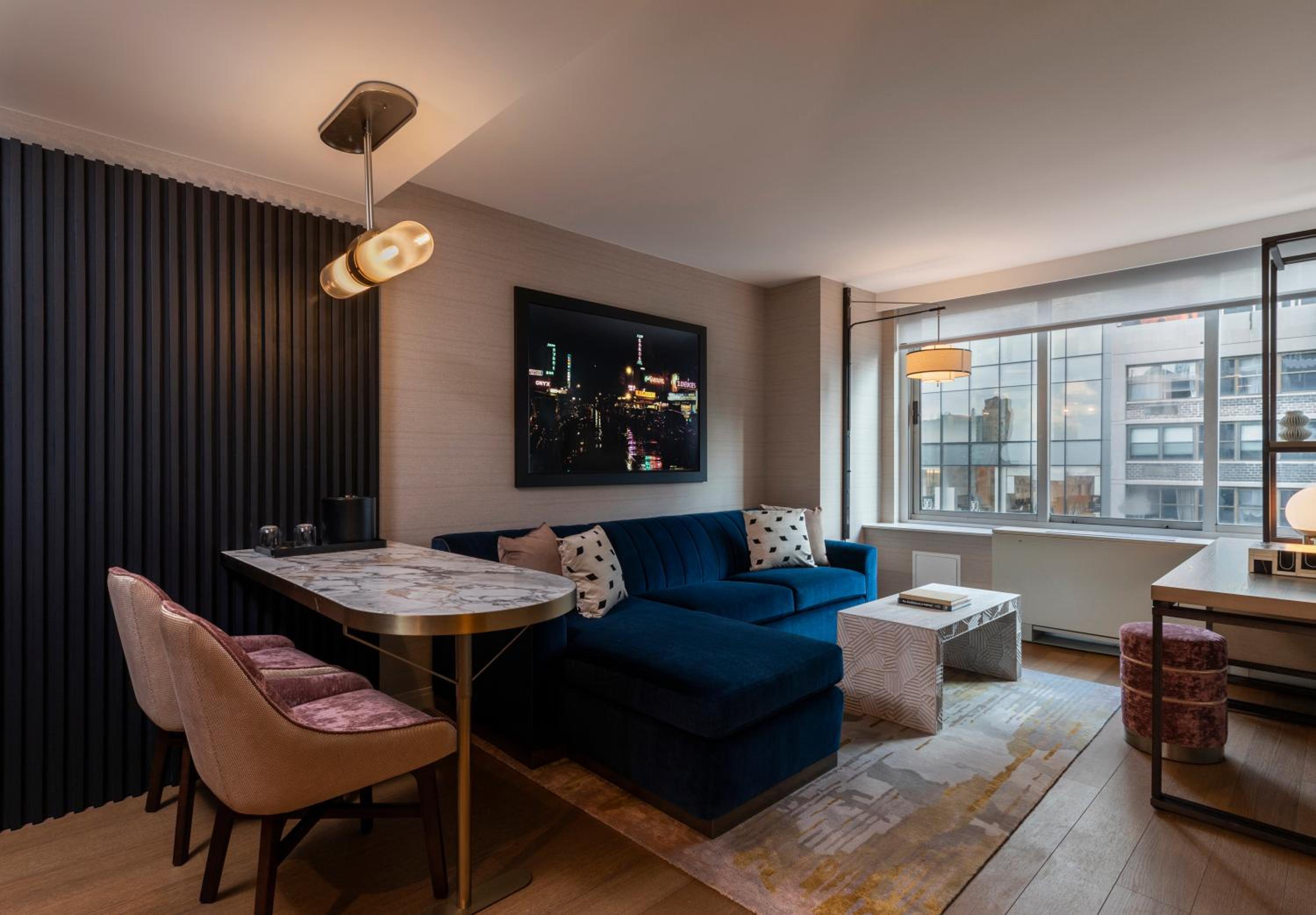 One-Bedroom King Suite - Mobility Accessible/High Floor