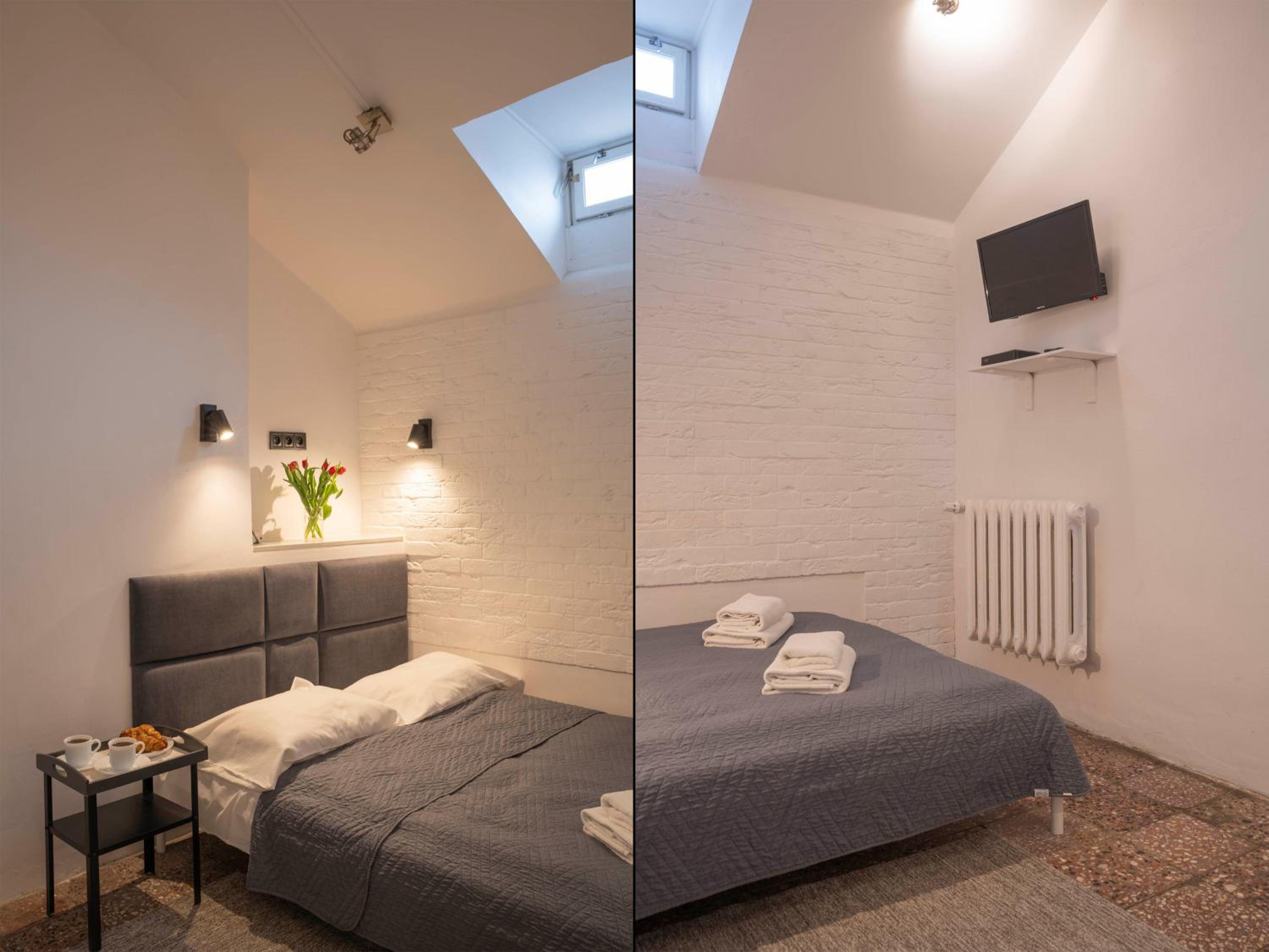 Budget Double Room - Photo 15