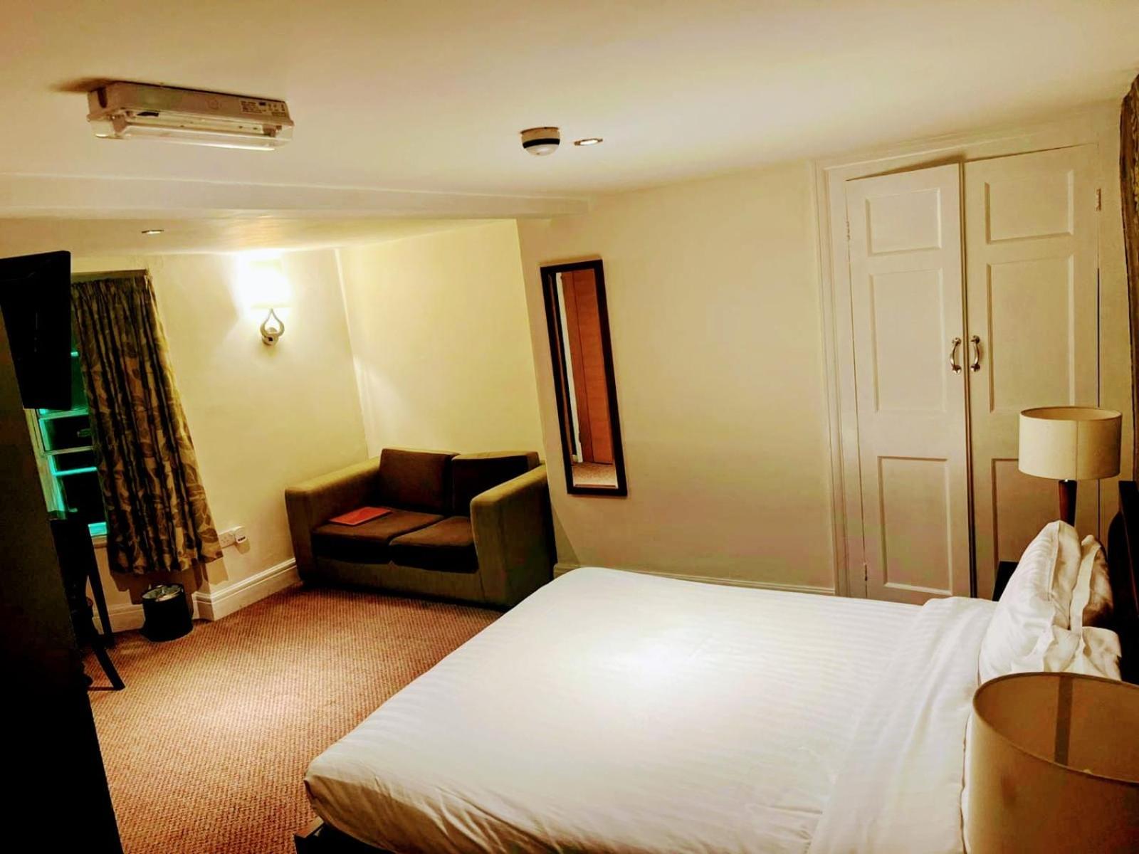 Double Room With Private Bathroom