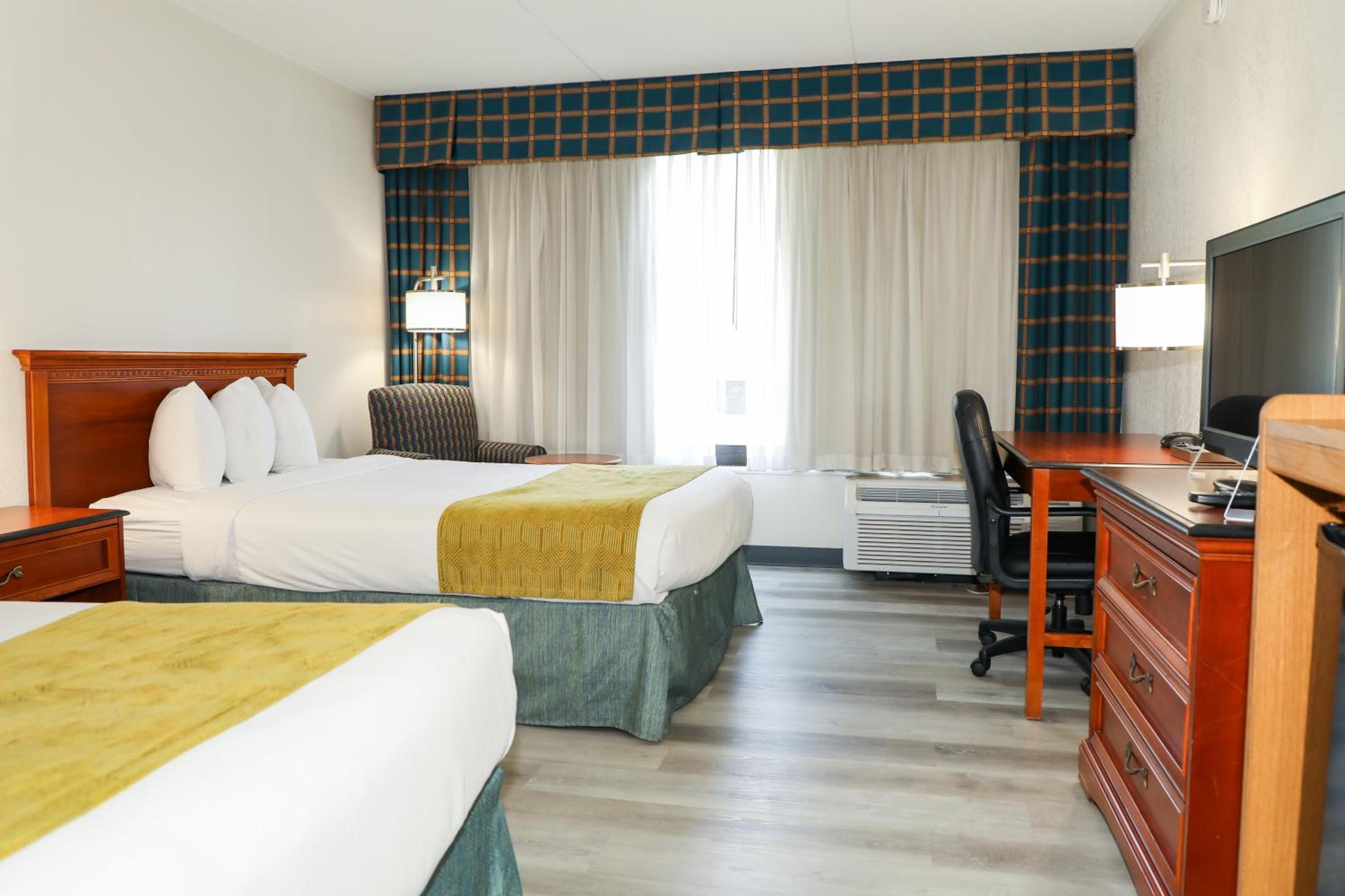 Double Room with Two Double Beds - Non-Smoking - Photo 4