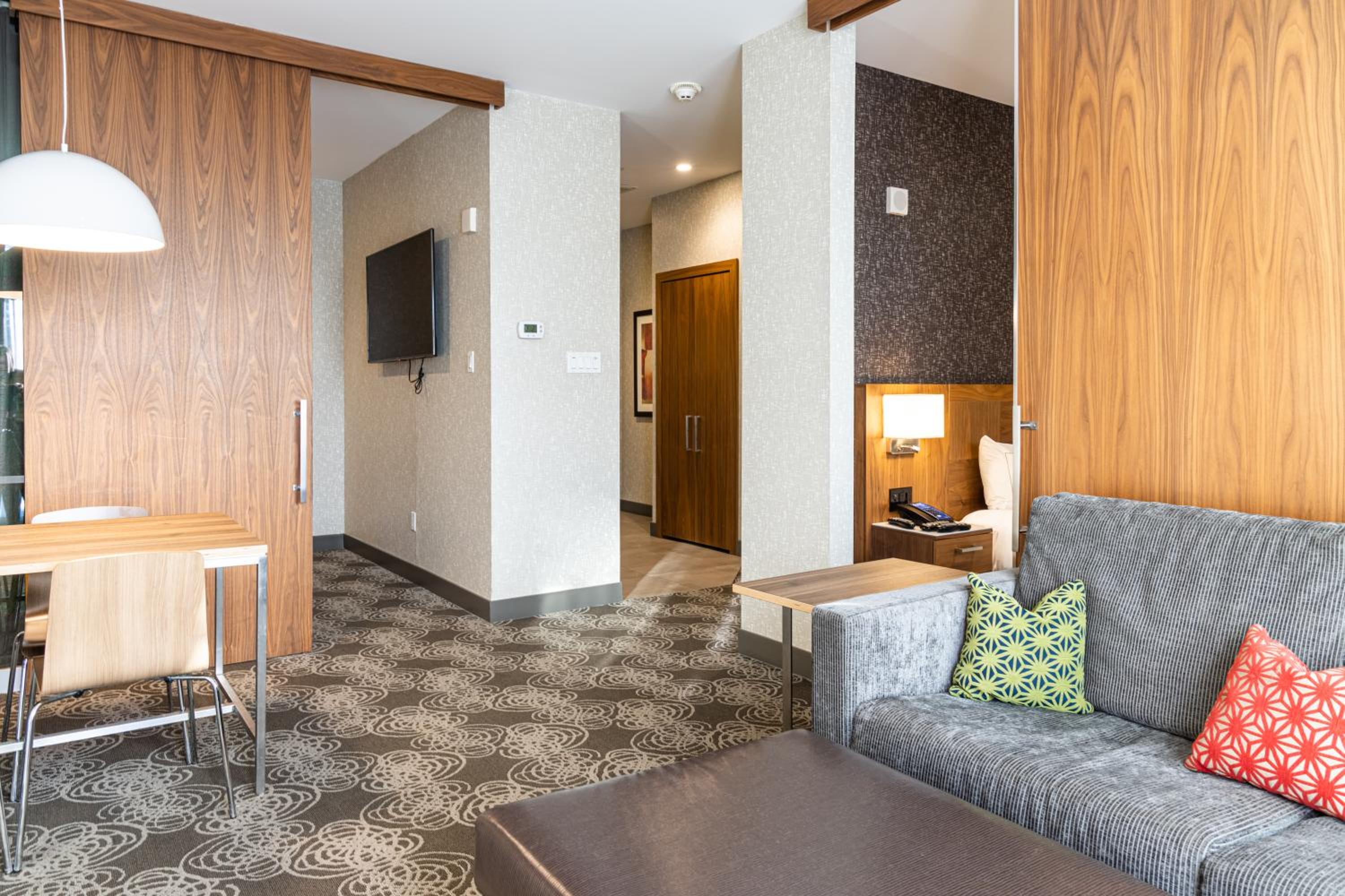 Two Bedroom Suite with Kitchen photo 2