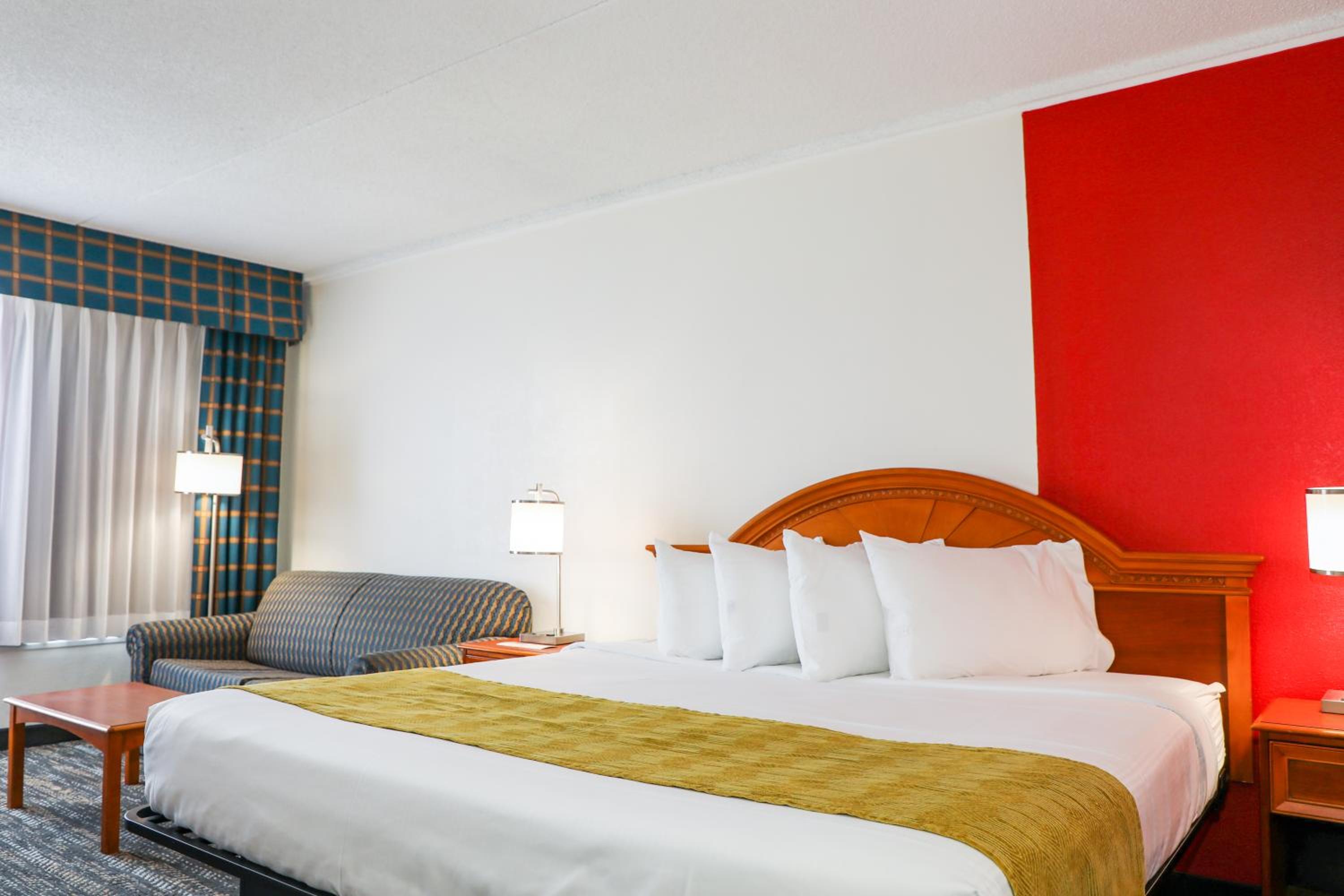One-Bedroom King Suite - Non-Smoking - Photo 7