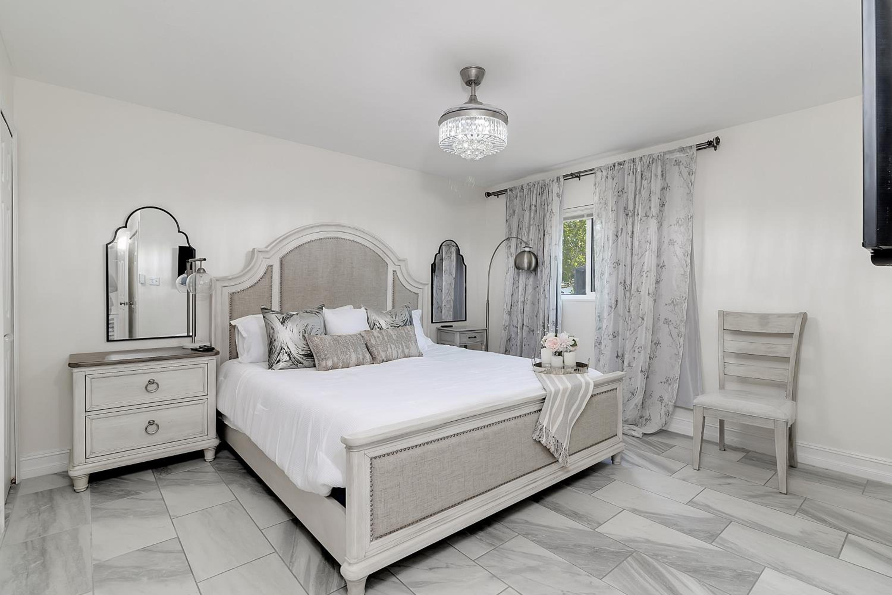 Three-Bedroom House photo 1