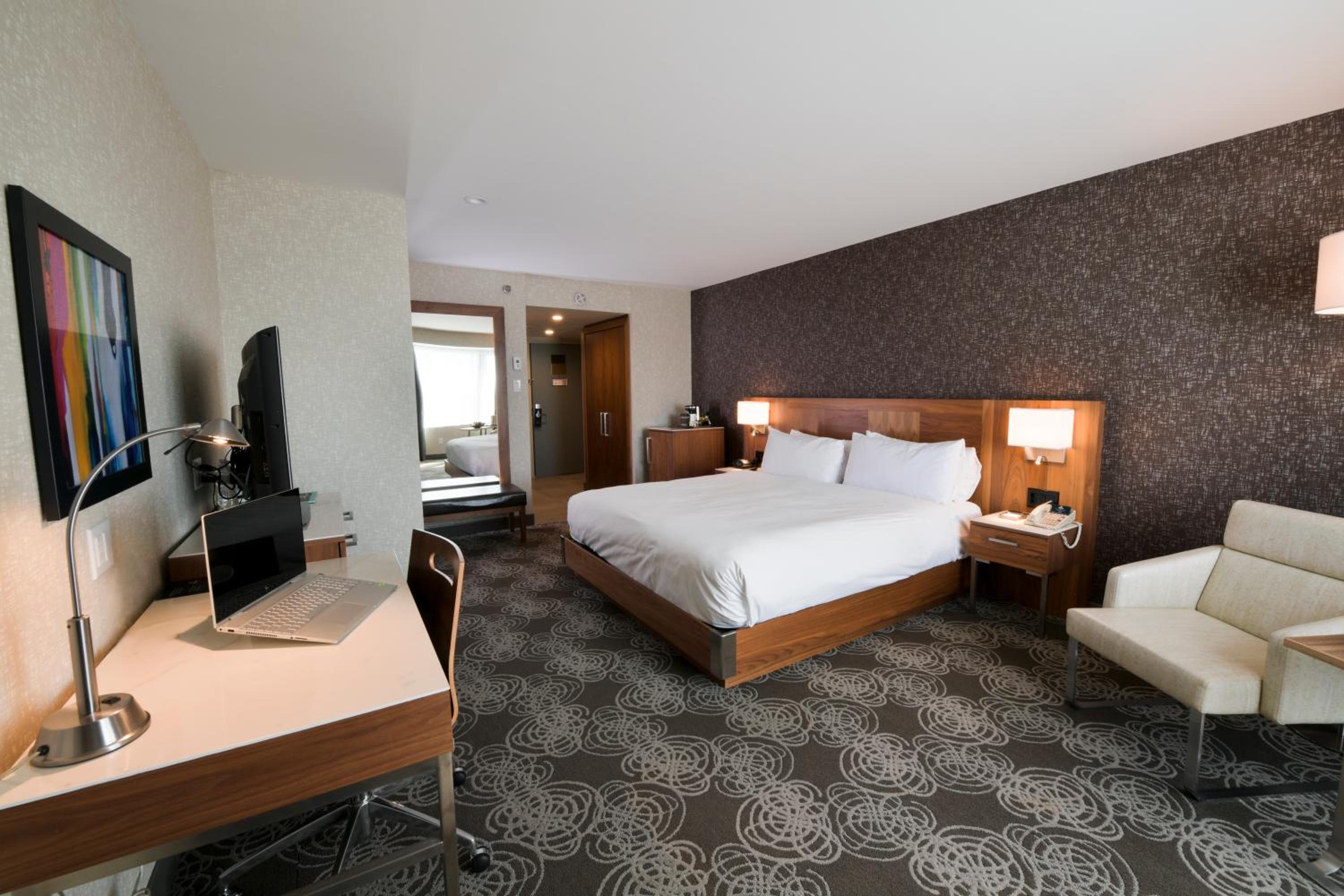 Standard King Room - Photo 2