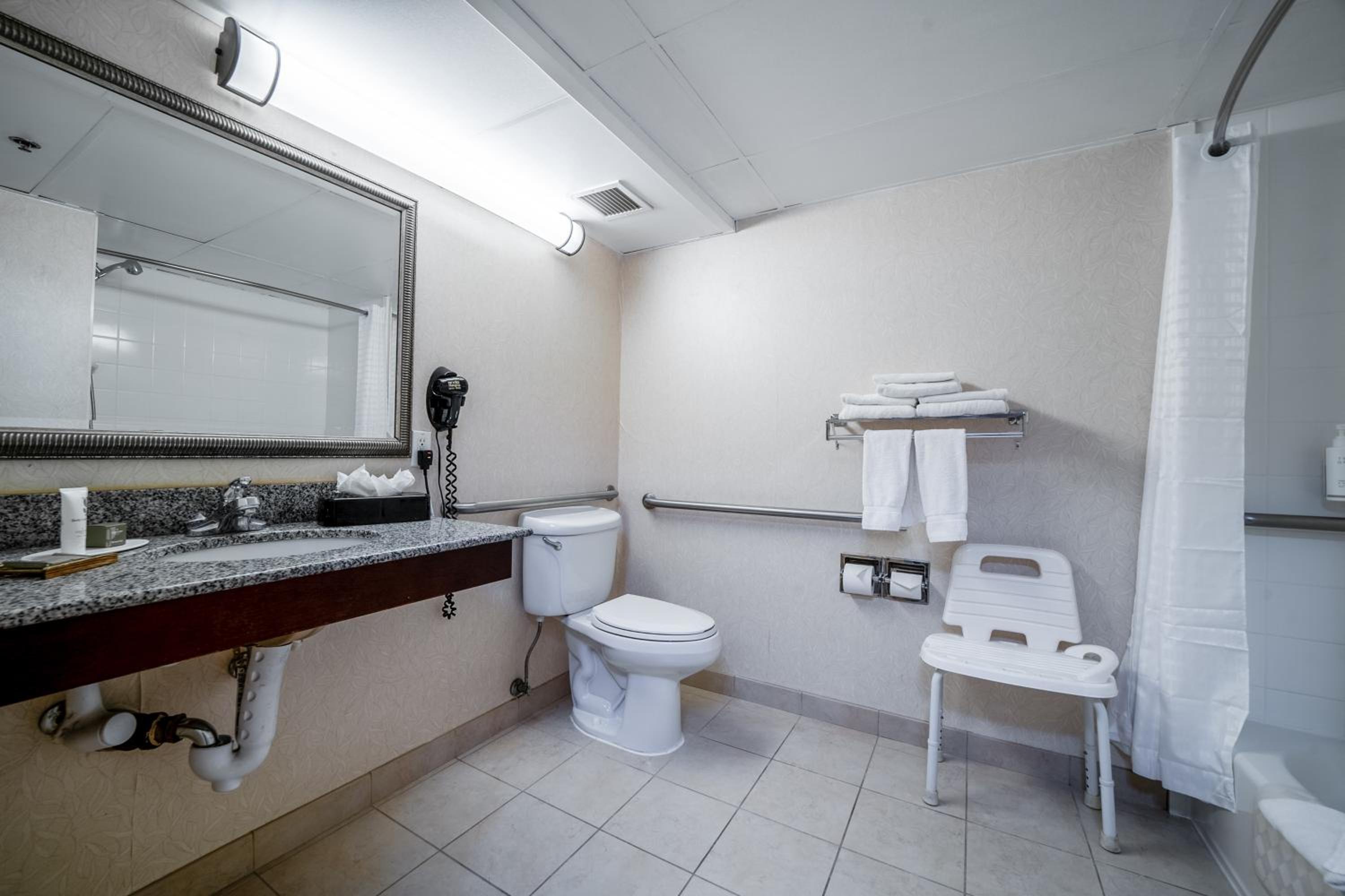 Studio King Suite - Disability Access/Non-Smoking - Photo 2