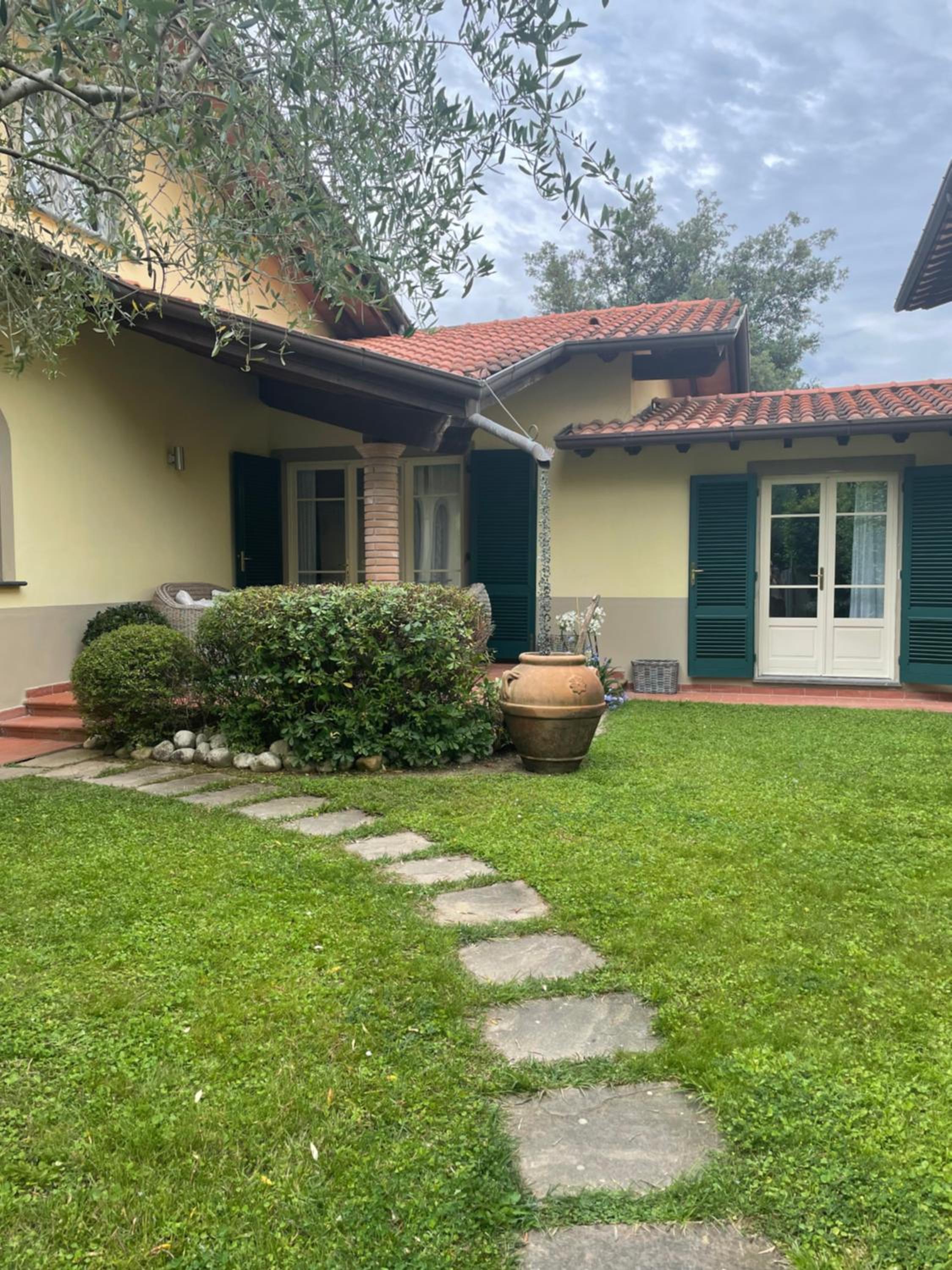 Villa photo 3