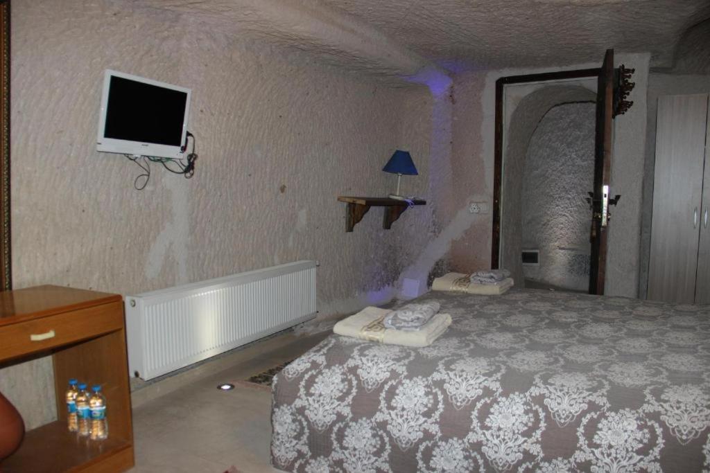 Cave Suite photo 2