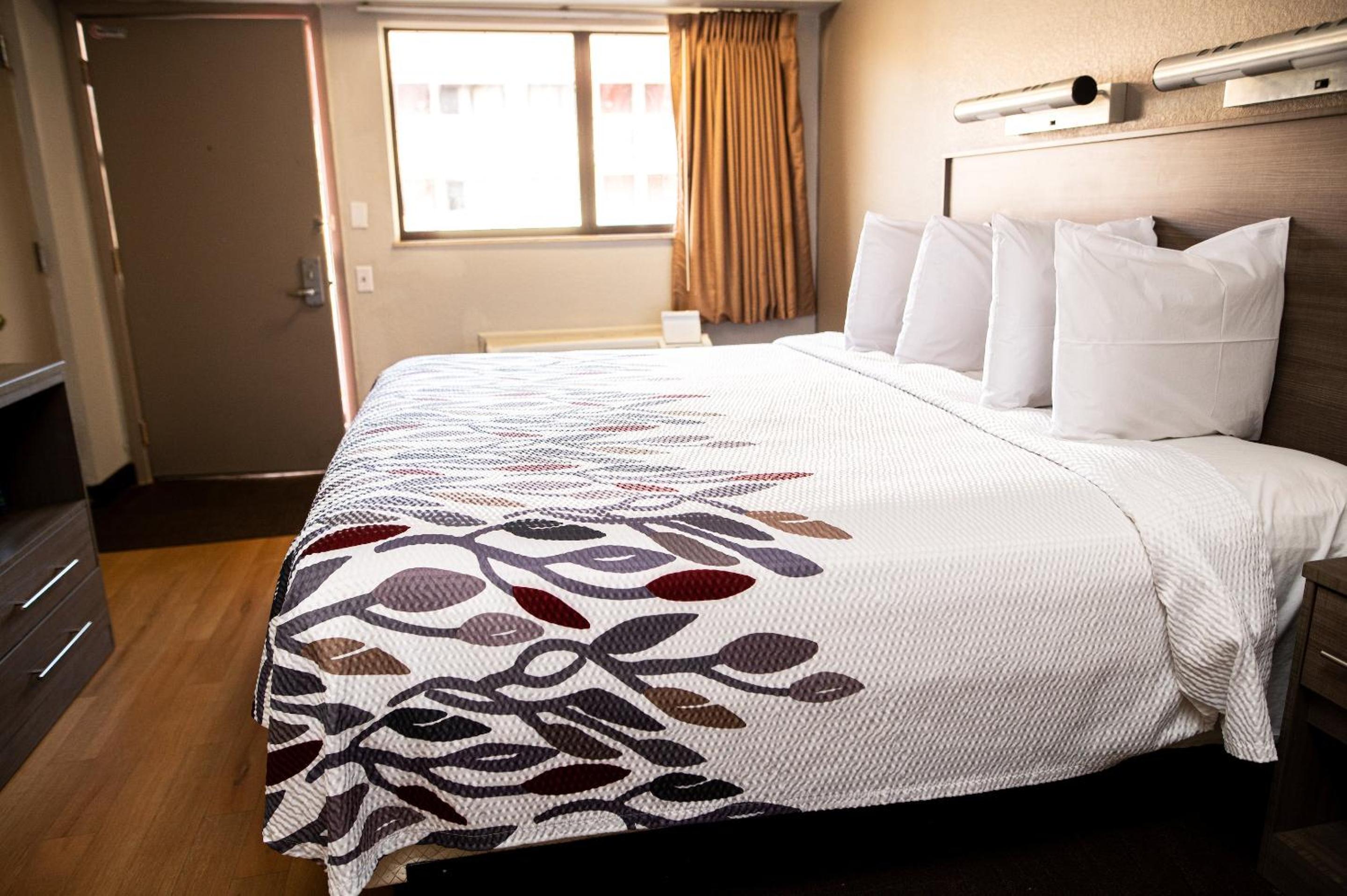 Deluxe King Room Smoke Free
