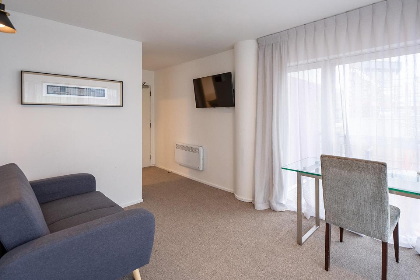 Apartment with Harbor View and Kitchenette