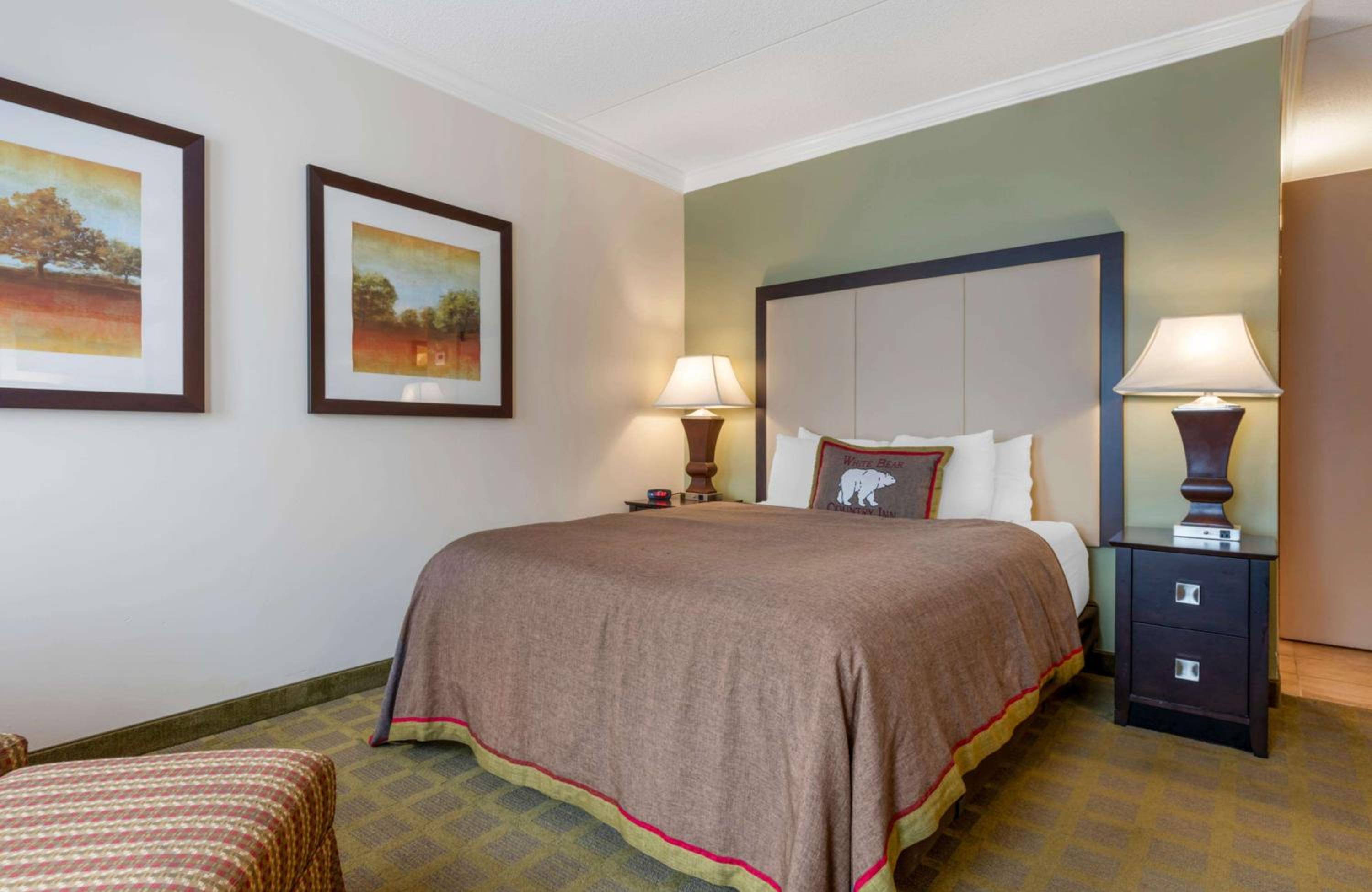 Queen Room - Mobility Access - Photo 3