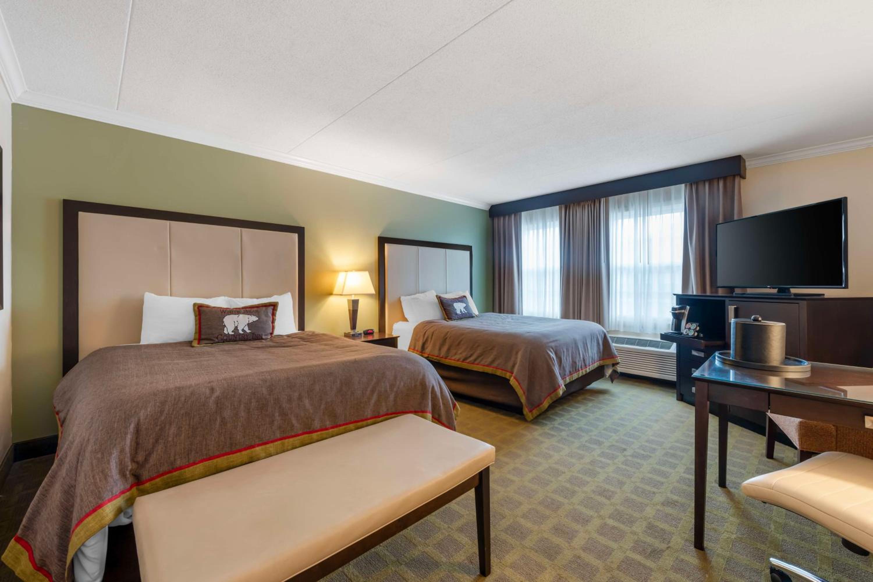 Queen Room with Two Queen Beds - Photo 1