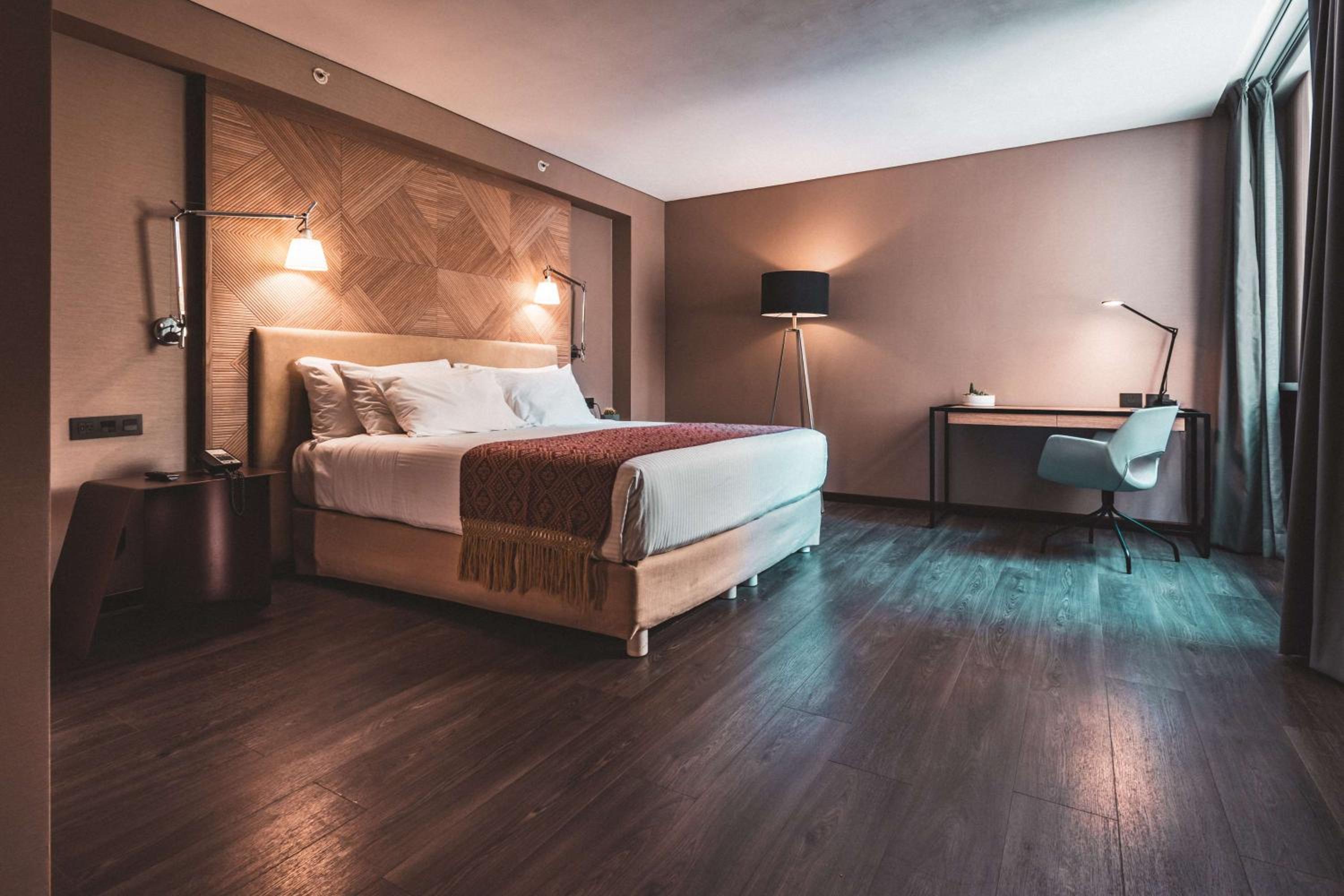 Premium XL King Room - Photo 1