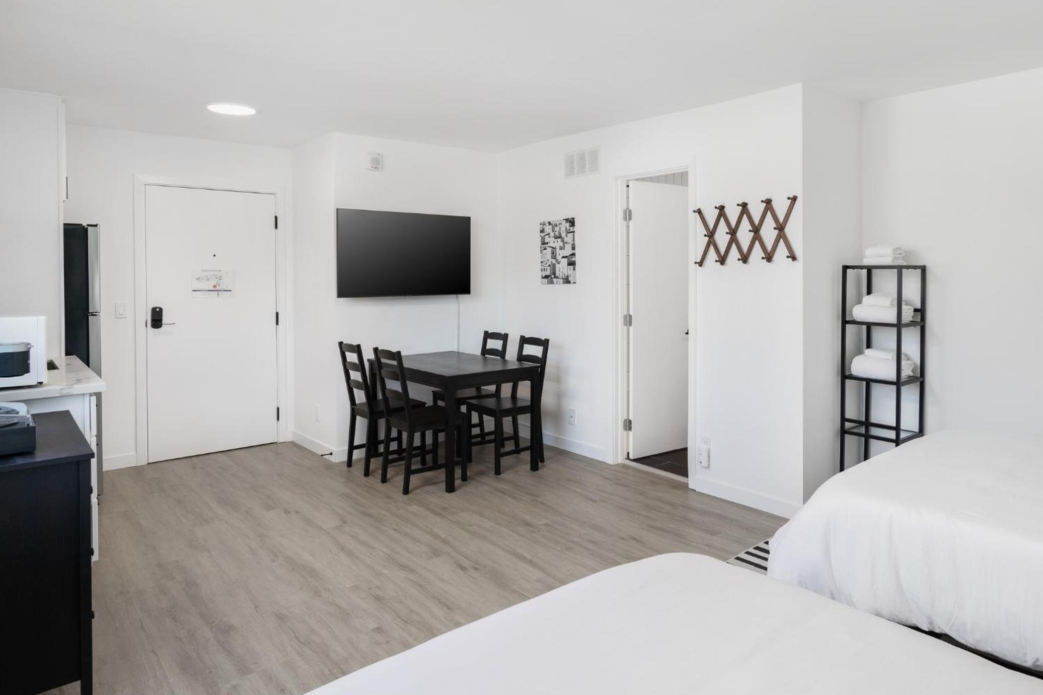 Deluxe Family Suite