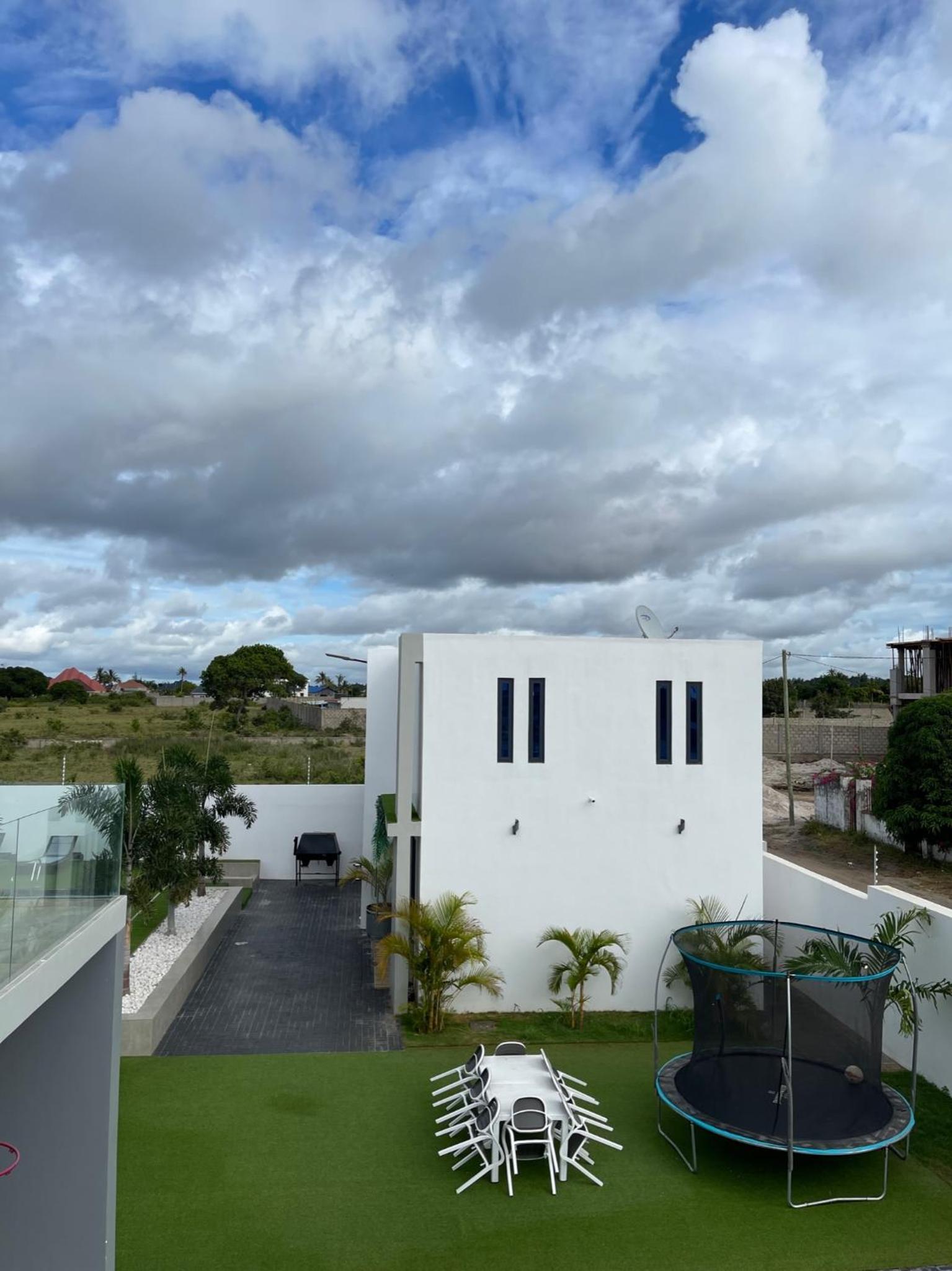 Villa with Private Pool photo 3